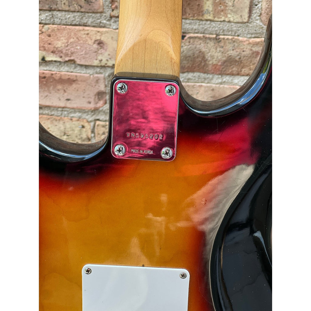 Fender "Squier Series" Standard Stratocaster Sunburst Korea Used Fender "Squier Series" Standard