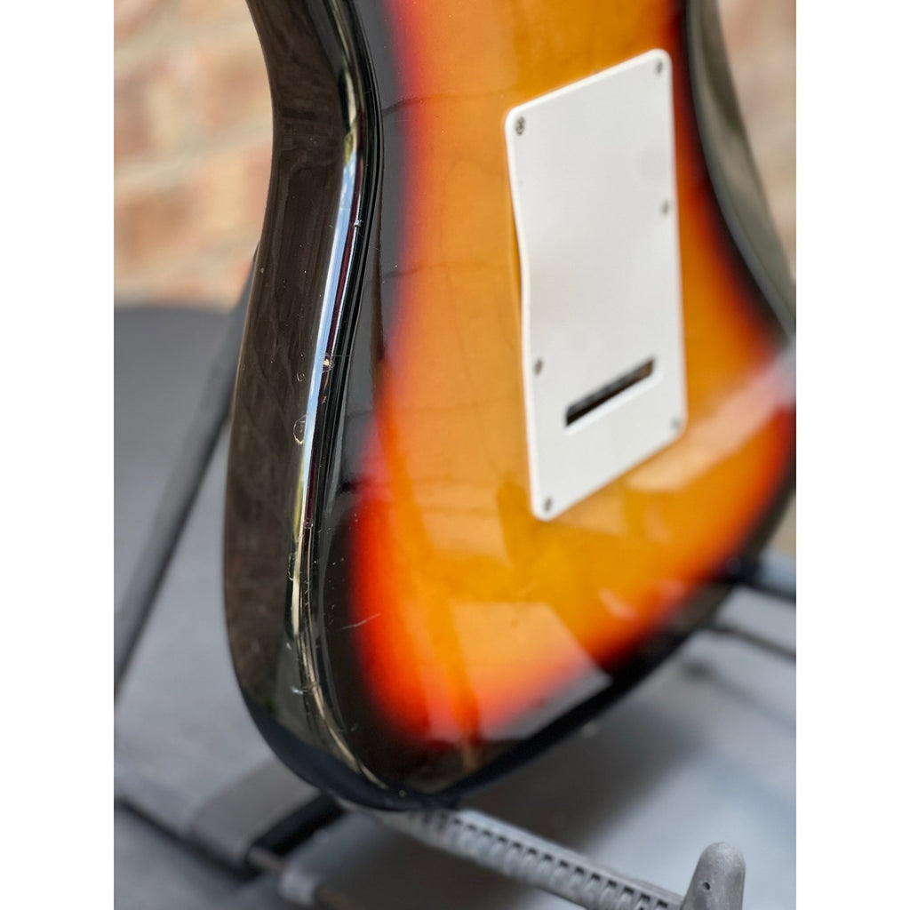 Fender "Squier Series" Standard Stratocaster Sunburst Korea Used Fender "Squier Series" Standard
