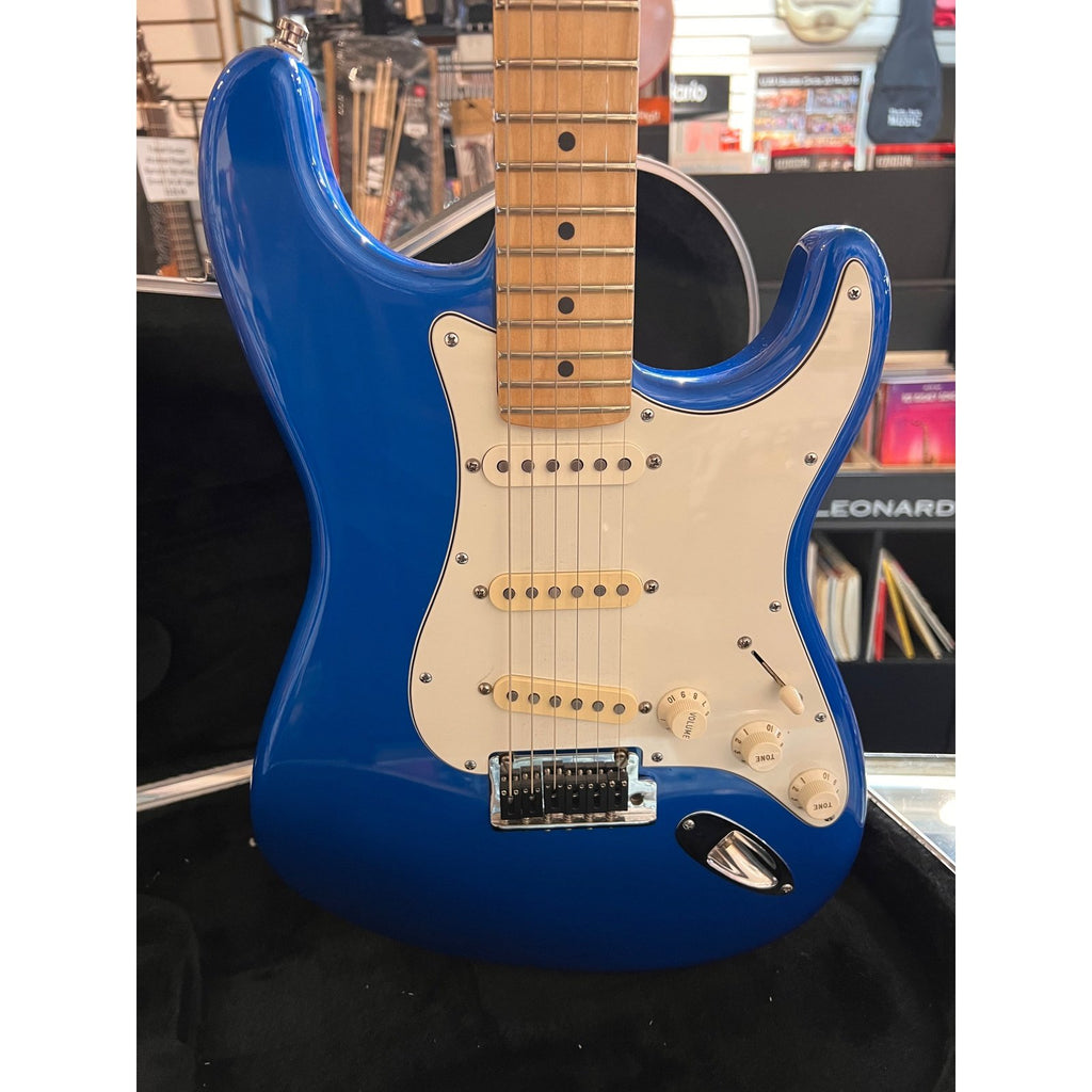 Fender American Standard Stratocaster Maple Fretboard 1996 - 1997 Metallic Blue Excellent w/case