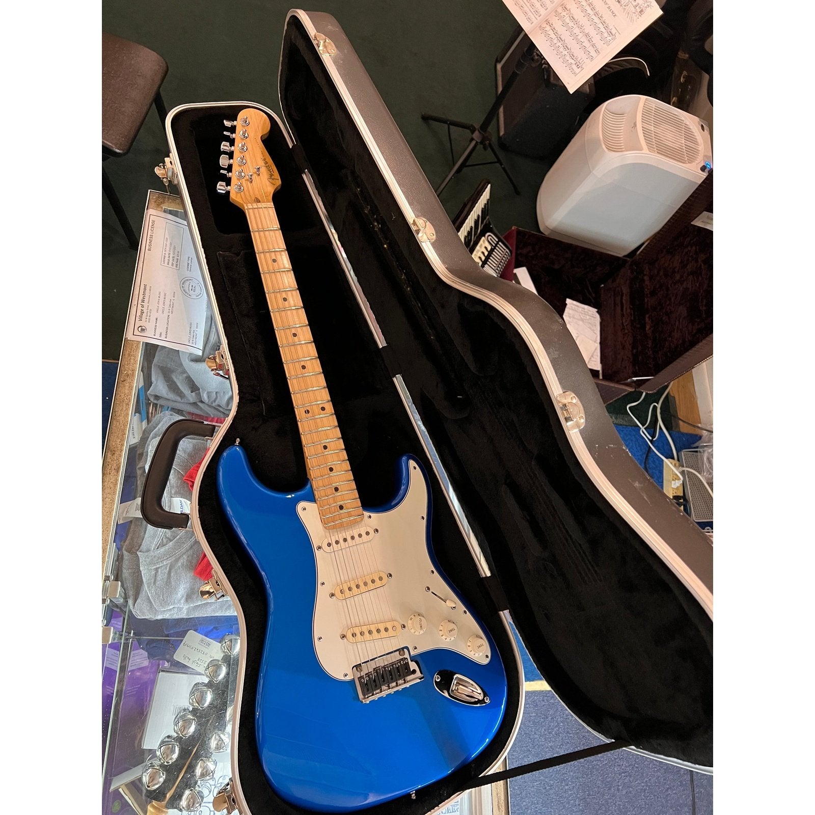 Fender American Standard Stratocaster Maple Fretboard 1996 - 1997 Metallic Blue Excellent w/case
