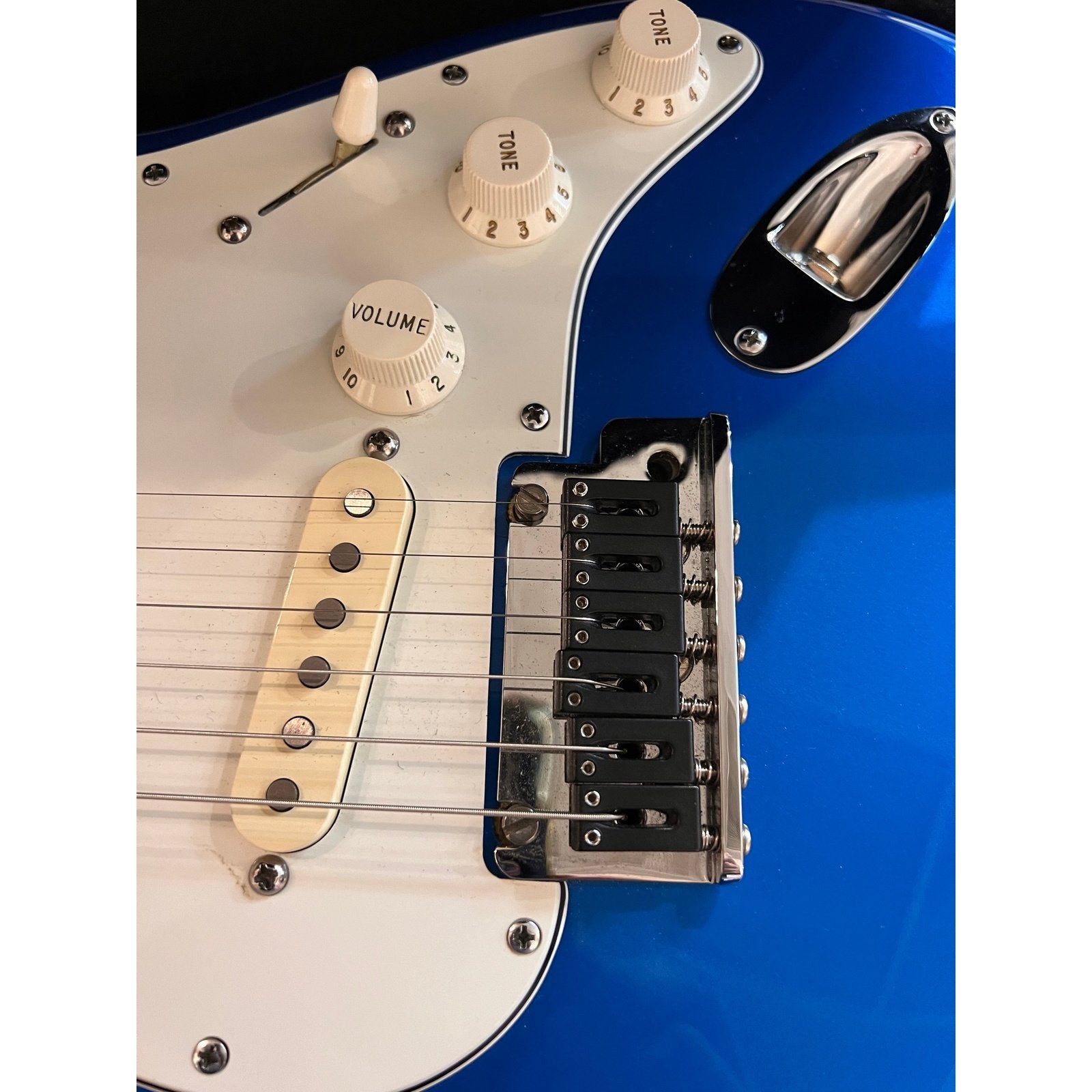 Fender American Standard Stratocaster Maple Fretboard 1996 - 1997 Metallic Blue Excellent w/case