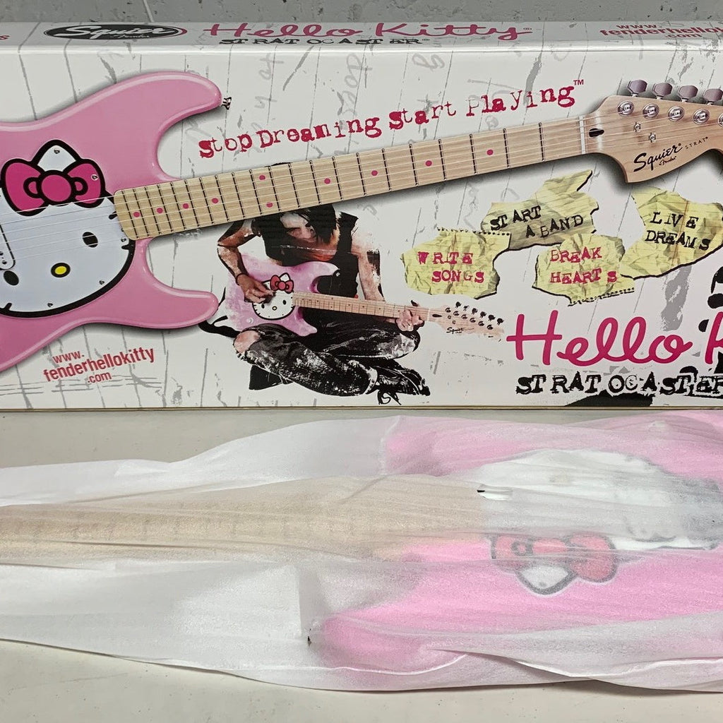 Fender Squier Hello Kitty Stratocaster w/matching gig bag strap original box Pink 2005 Rare Like