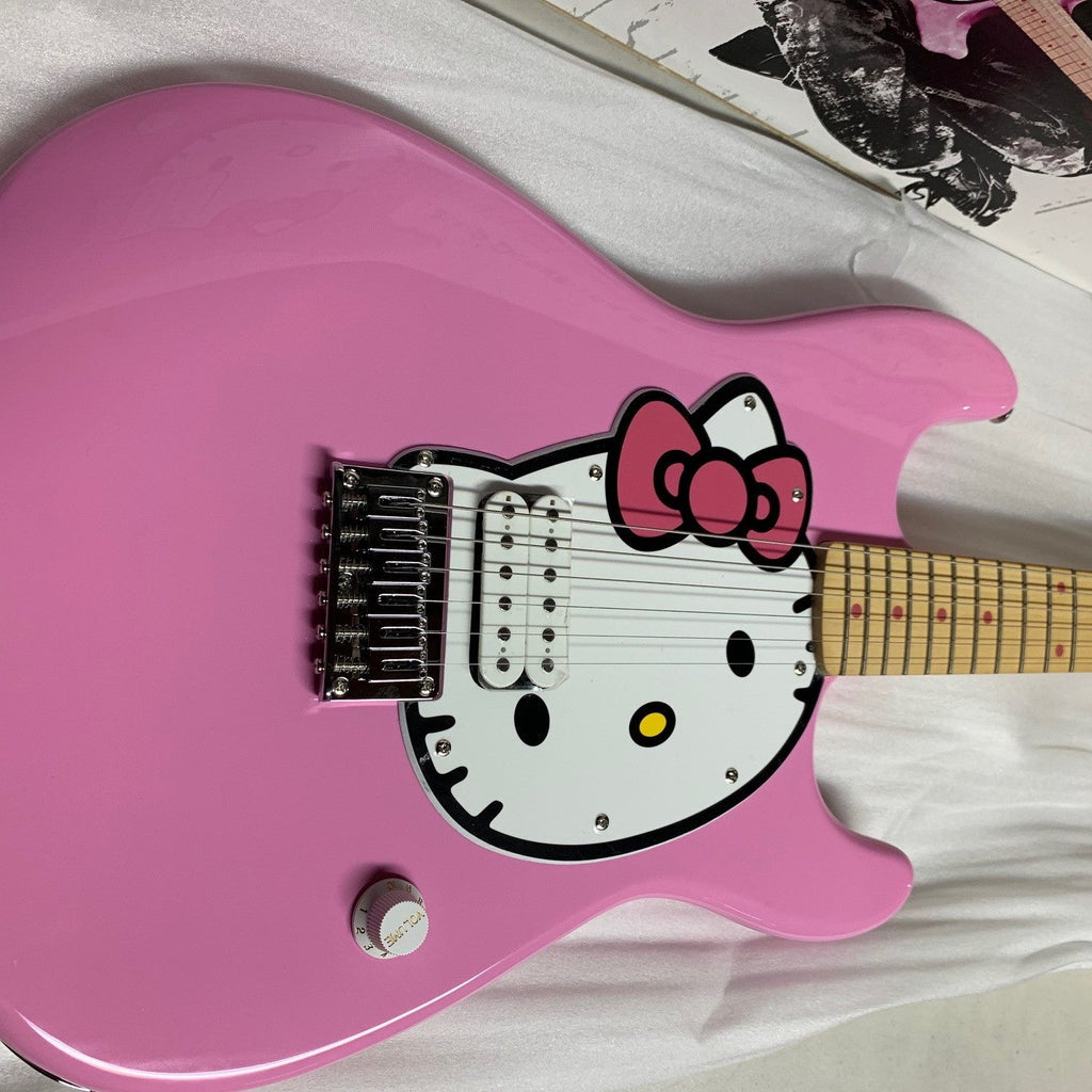 Fender Squier Hello Kitty Stratocaster w/matching gig bag strap original box Pink 2005 Rare Like
