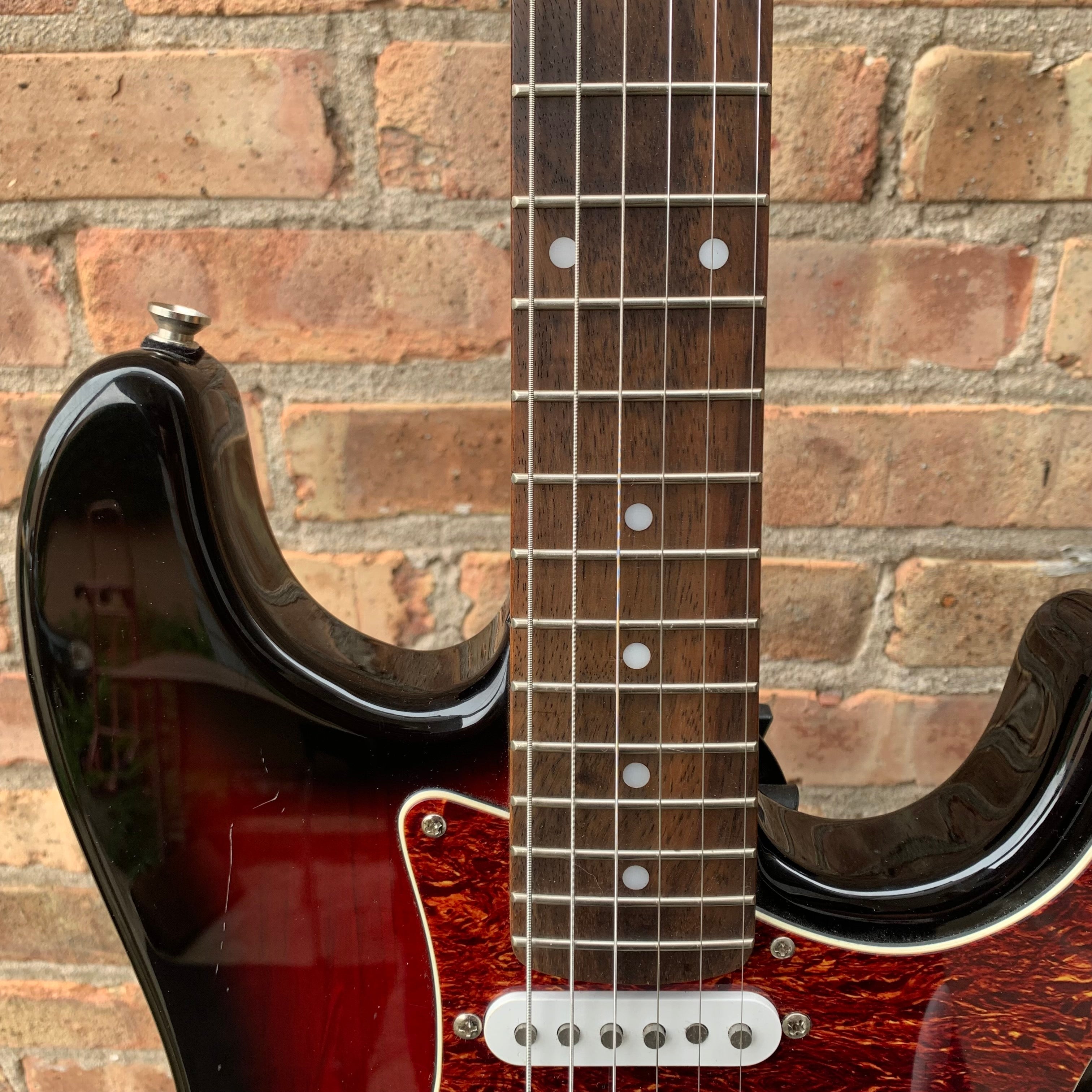 Fender Squier Standard Stratocaster Indonesia Redburst 2006