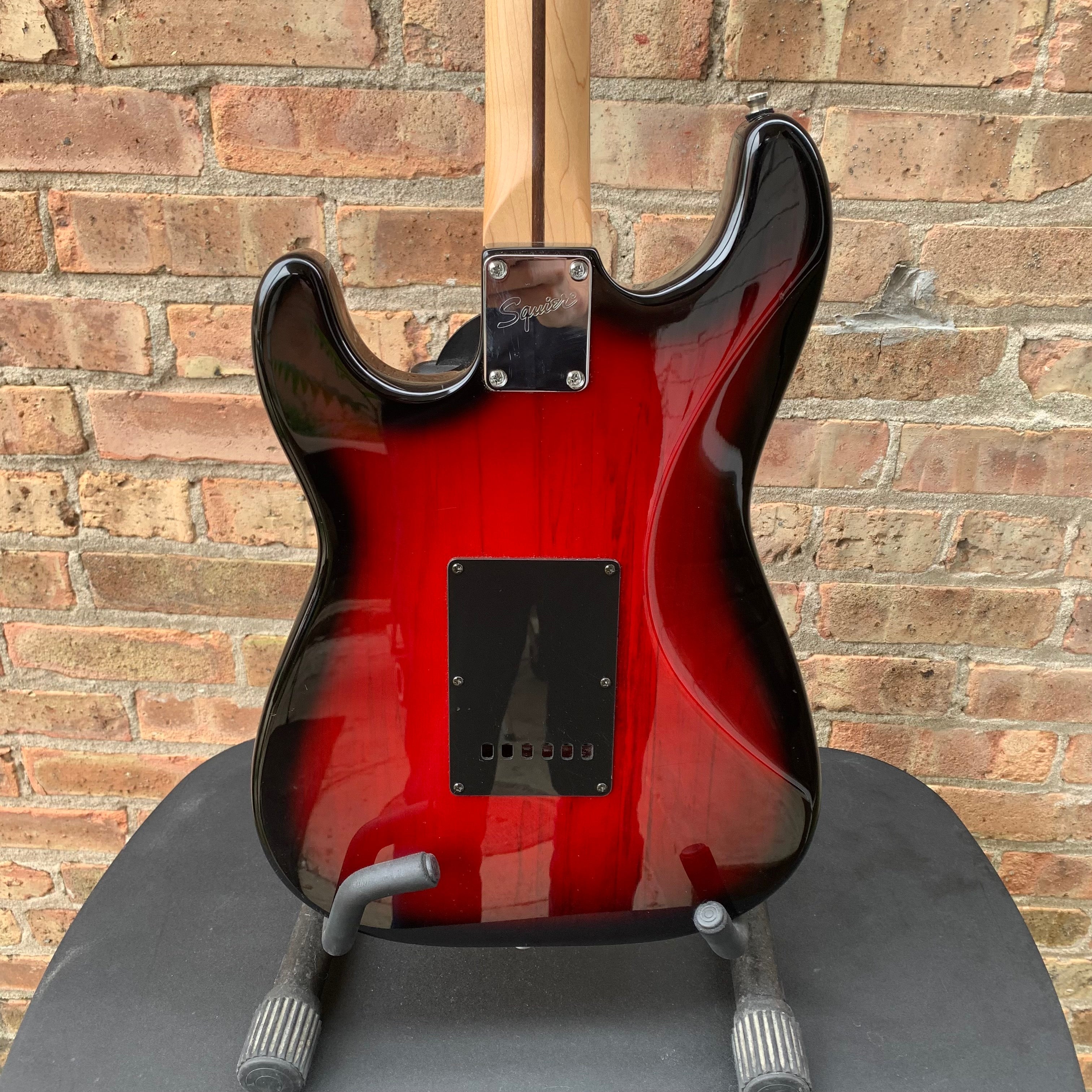 Fender Squier Standard Stratocaster Indonesia Redburst 2006