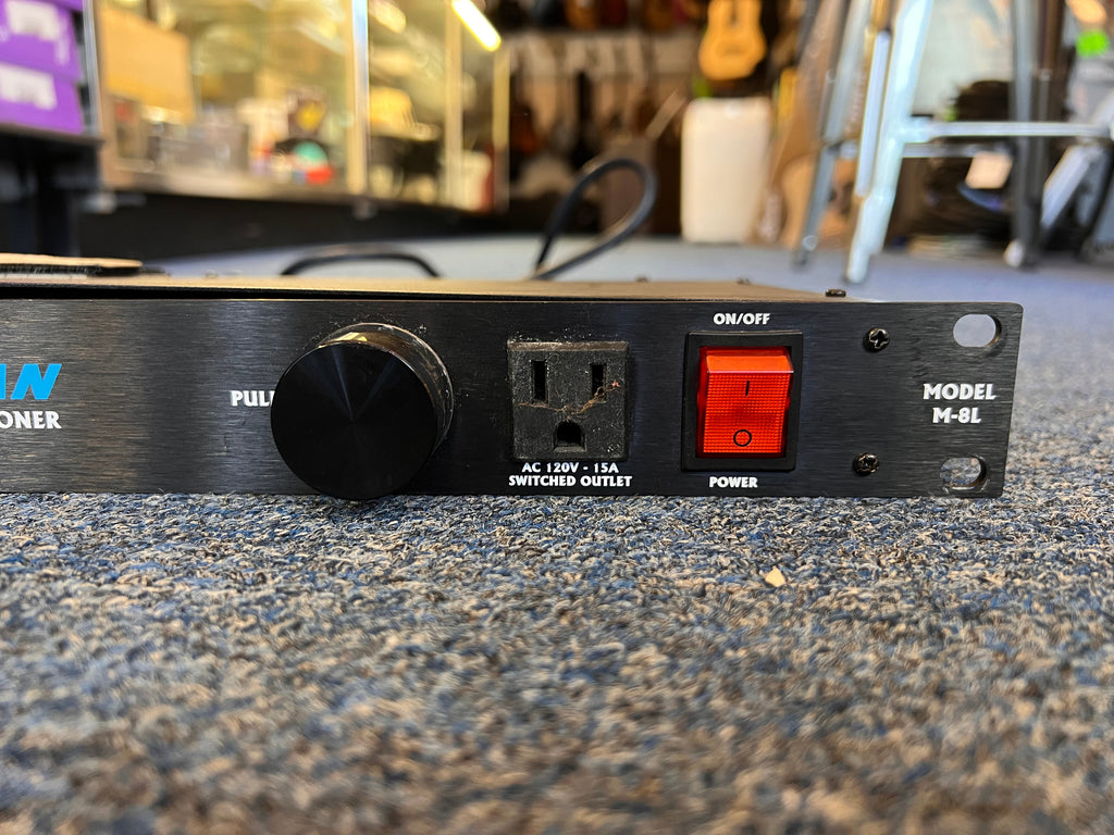 Furman Power Conditioner Merit Series Model M-8L (used)