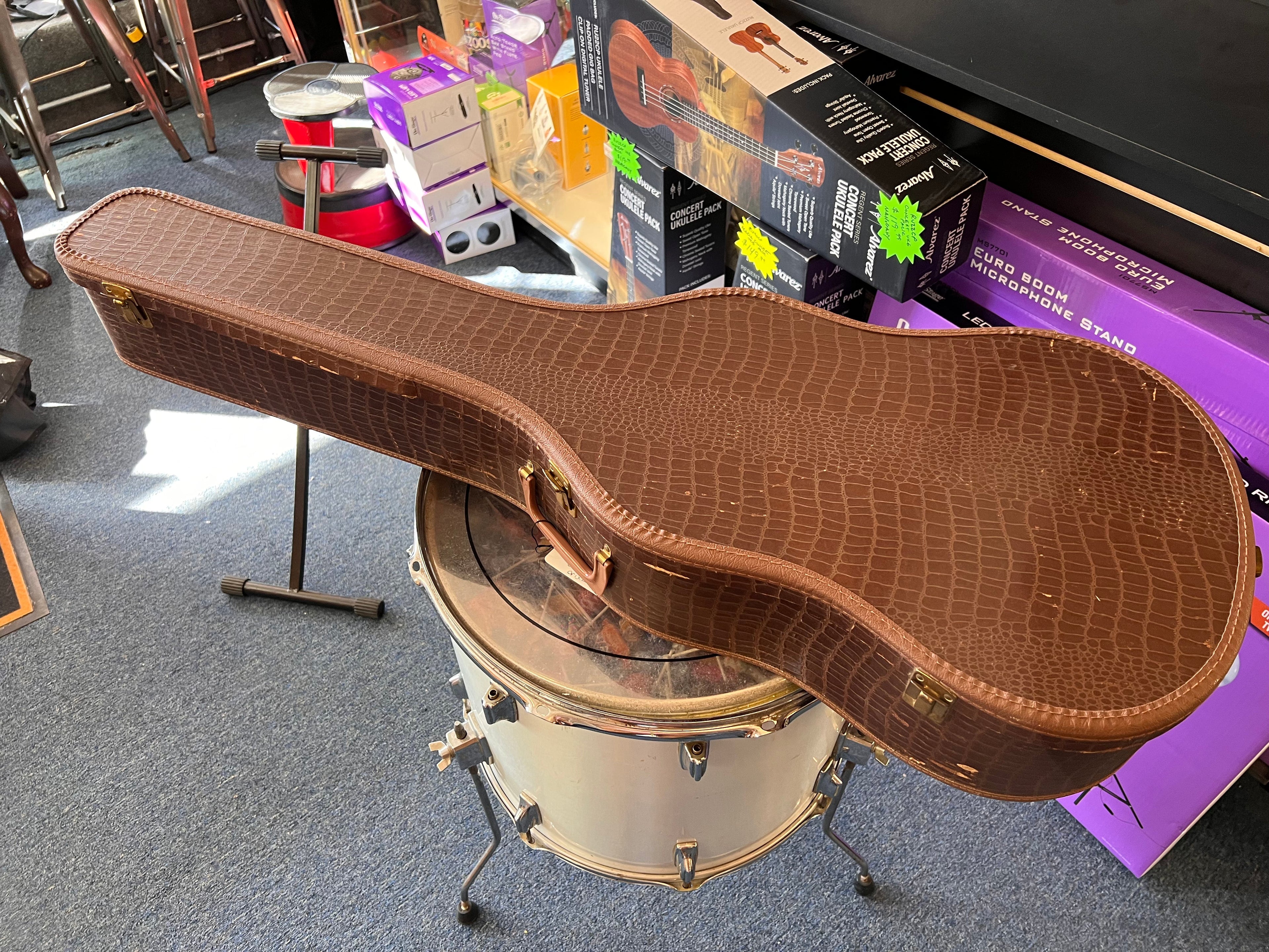 Gibson Alligator Chipboard case from LG-O Guitar - Vintage 1964