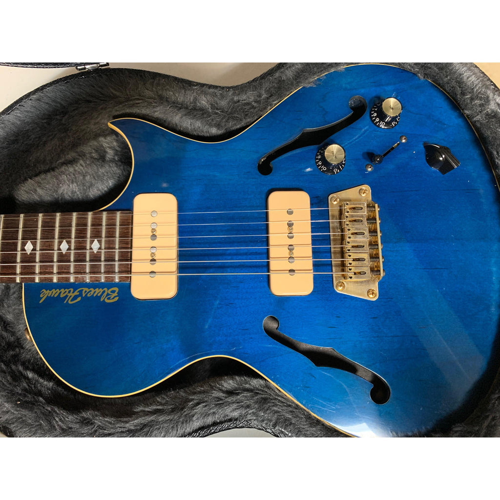 Gibson Blueshawk Electric Guitar Blue 2001 Very Good w/HSC