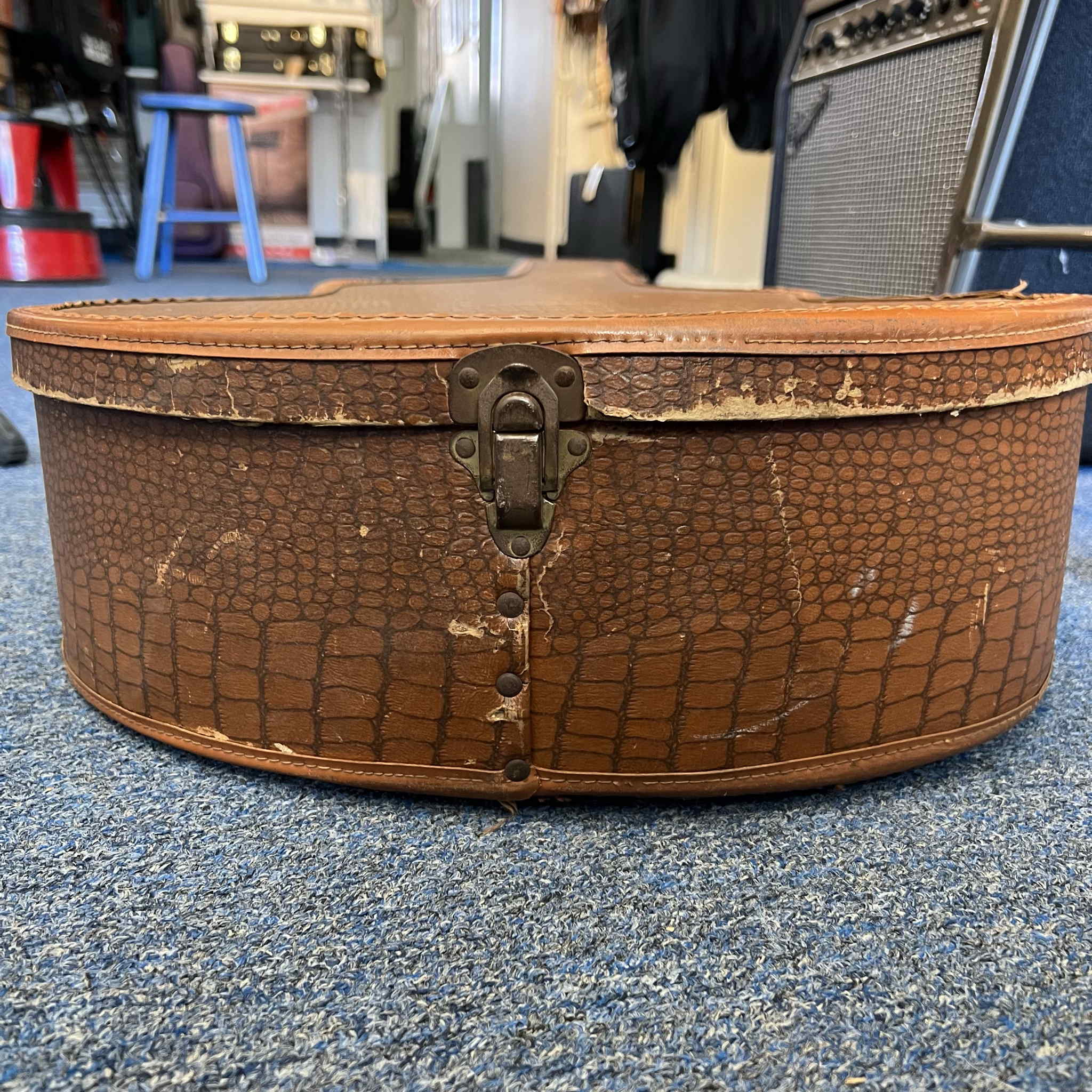 Gibson Chipboard Guitar Case Vintage Faux Alligator