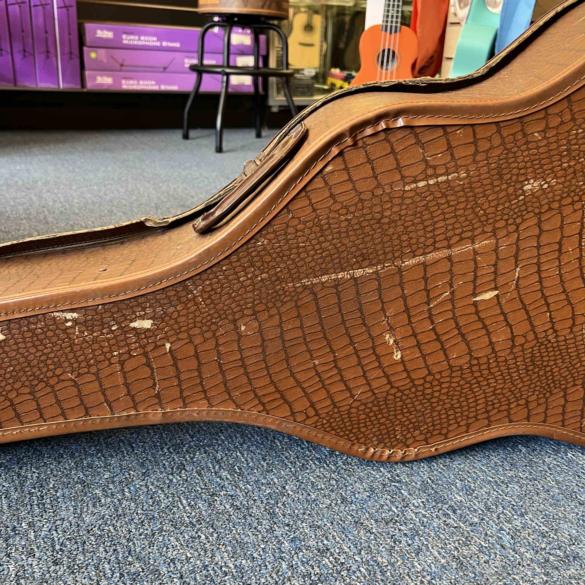 Gibson Chipboard Guitar Case Vintage Faux Alligator