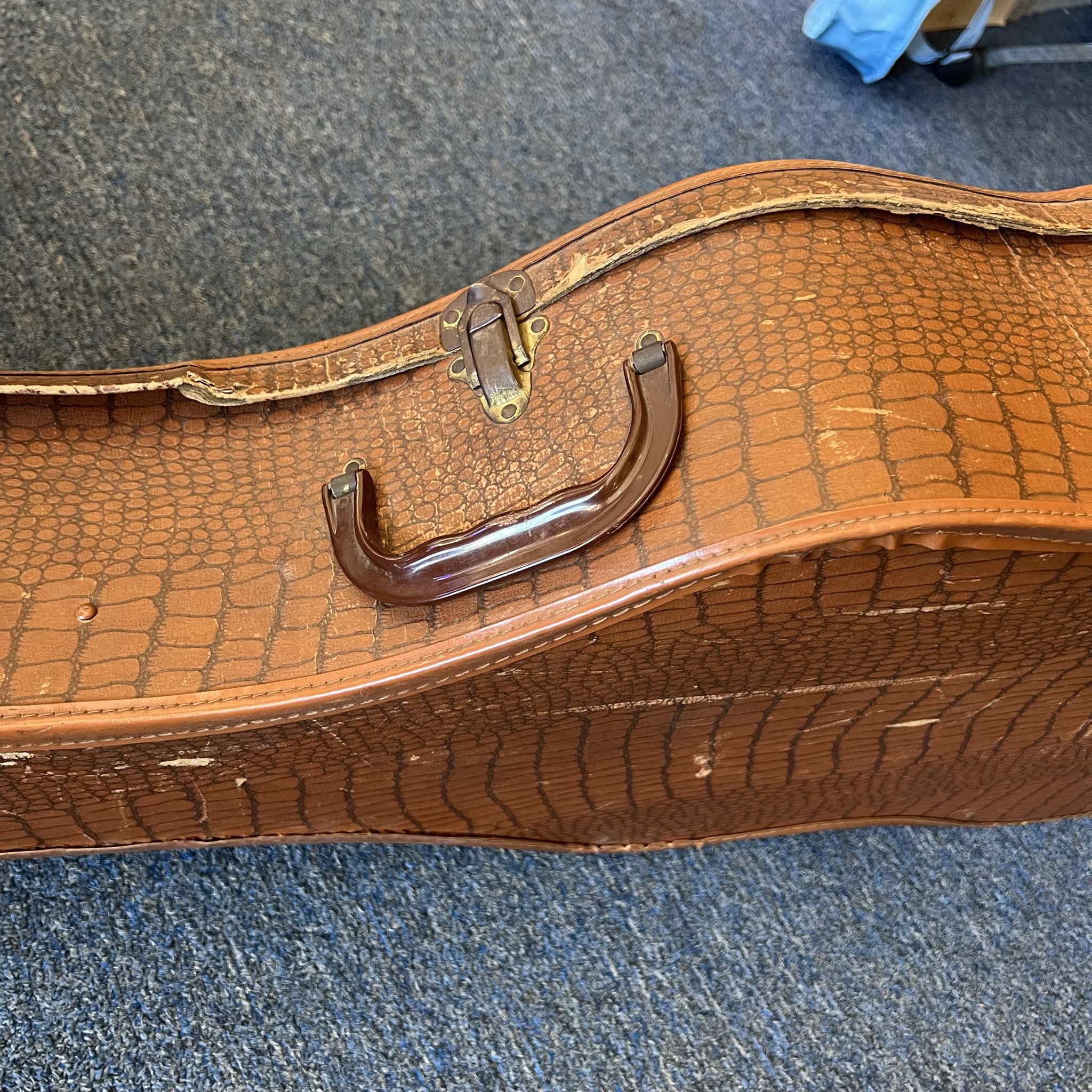 Gibson Chipboard Guitar Case Vintage Faux Alligator