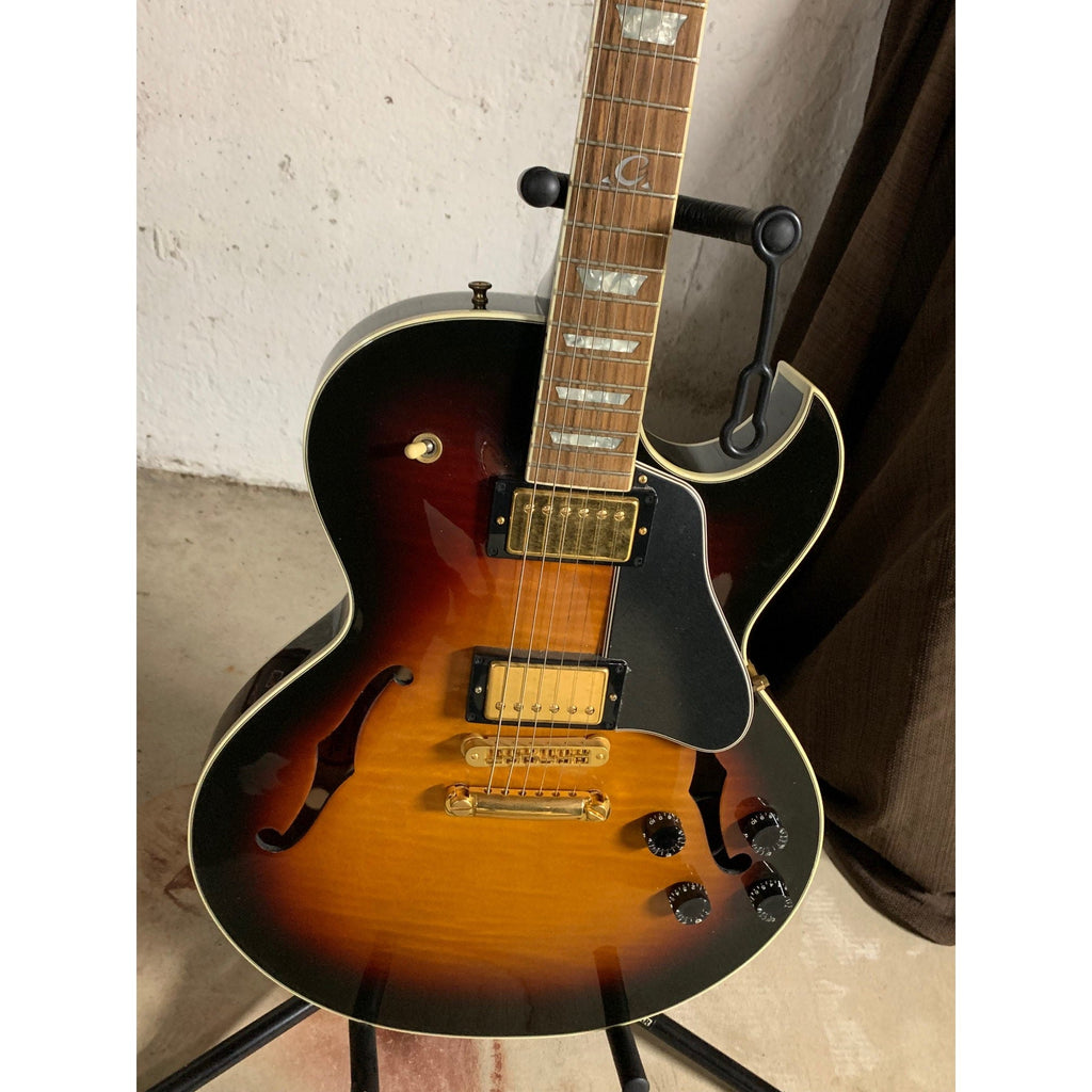 Gibson ES-137 Semi-Hollow Body Guitar Excellent w/HSC Tri-burst 2003
