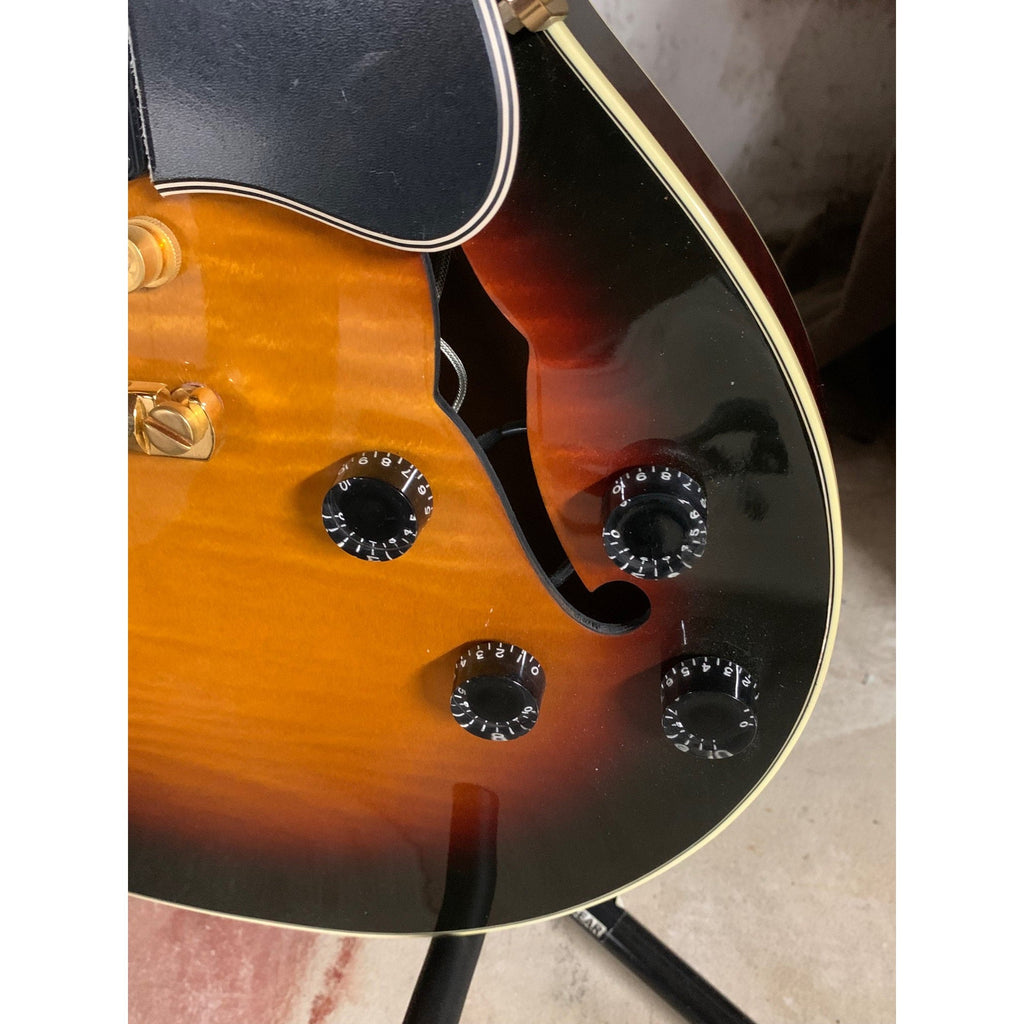 Gibson ES-137 Semi-Hollow Body Guitar Excellent w/HSC Tri-burst 2003