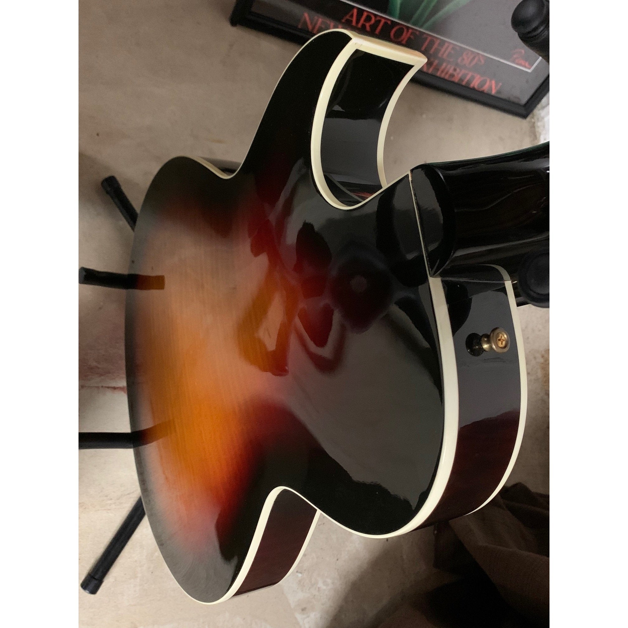 Gibson ES-137 Semi-Hollow Body Guitar Excellent w/HSC Tri-burst 2003