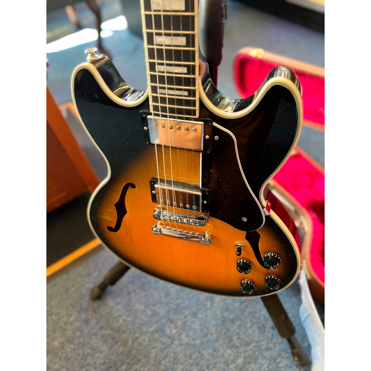 Gibson Midtown Custom Semi-Hollowbody Guitar Sunburst 2012 Excellent