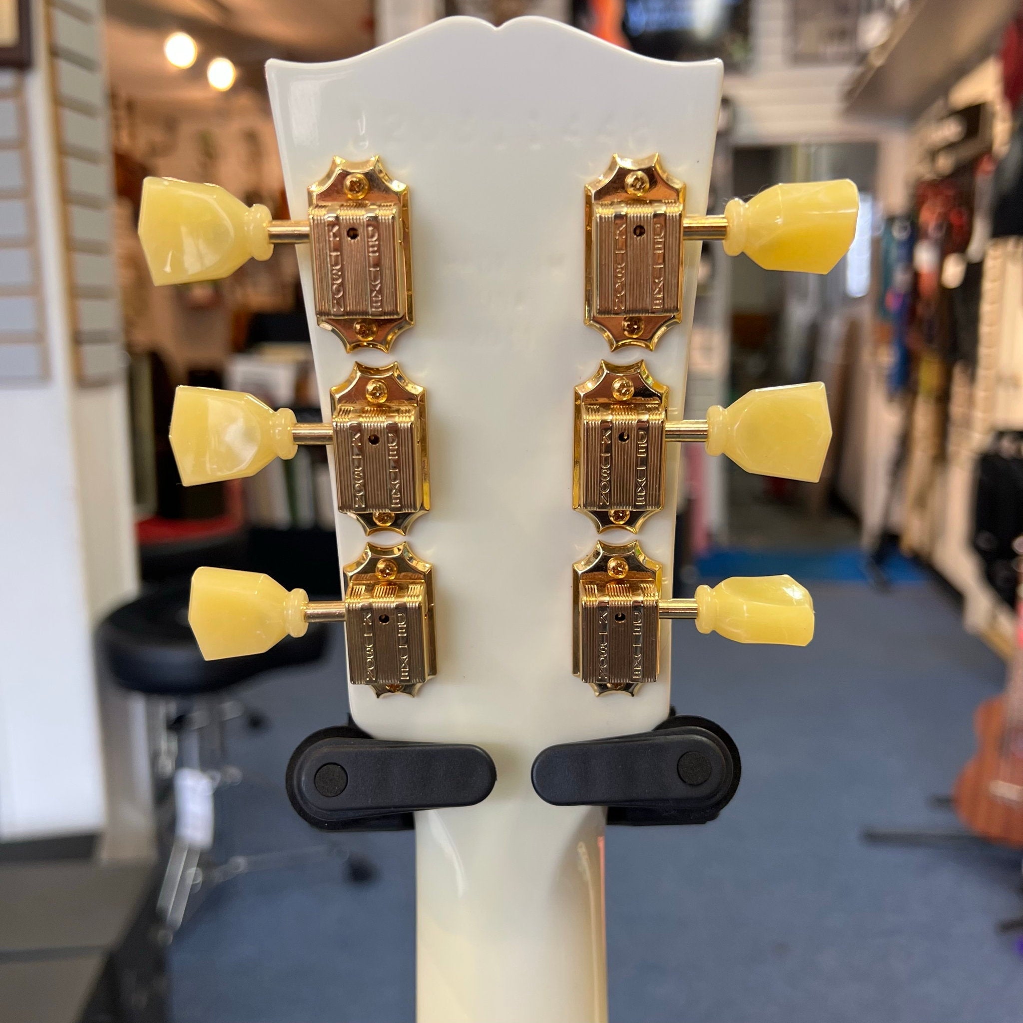 Gibson Studio Les Paul Electric Guitar 2011 Alpine White (used)