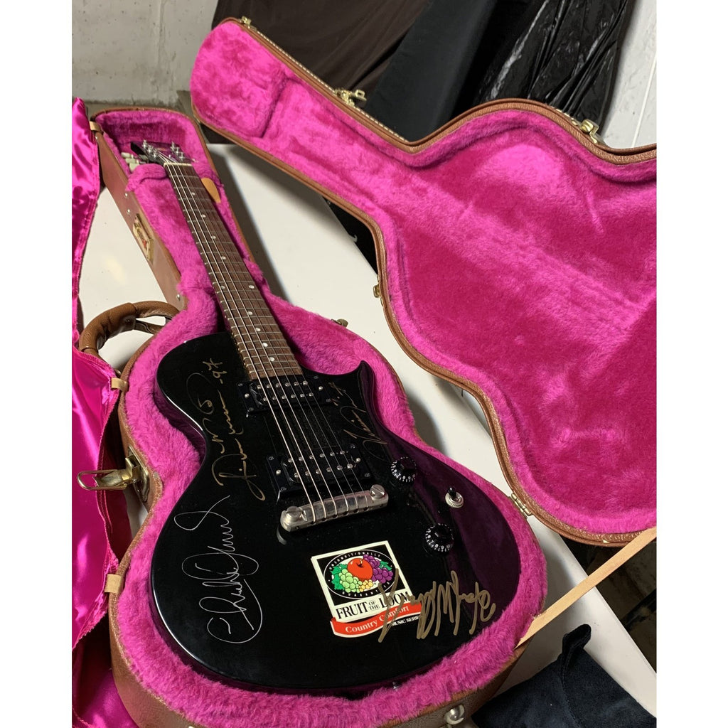 Gibson The Hawk Fruit of The Loom Promo Autographed 1996 Excellent (used)
