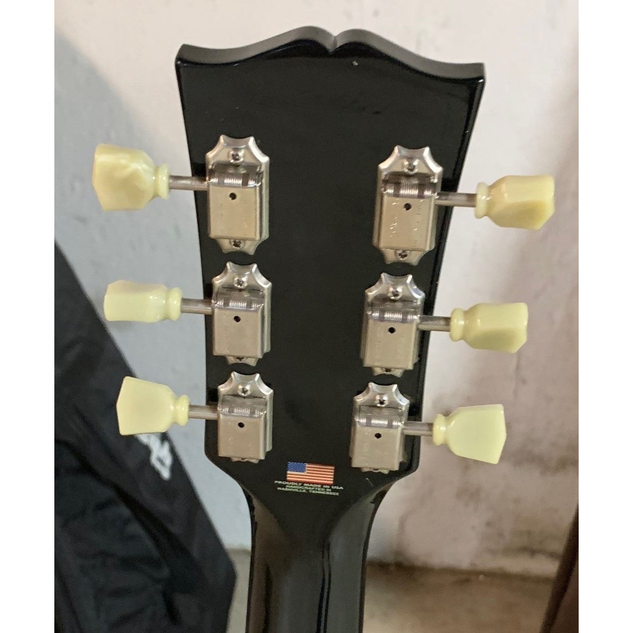 Gibson The Hawk Fruit of The Loom Promo Autographed 1996 Excellent (used)