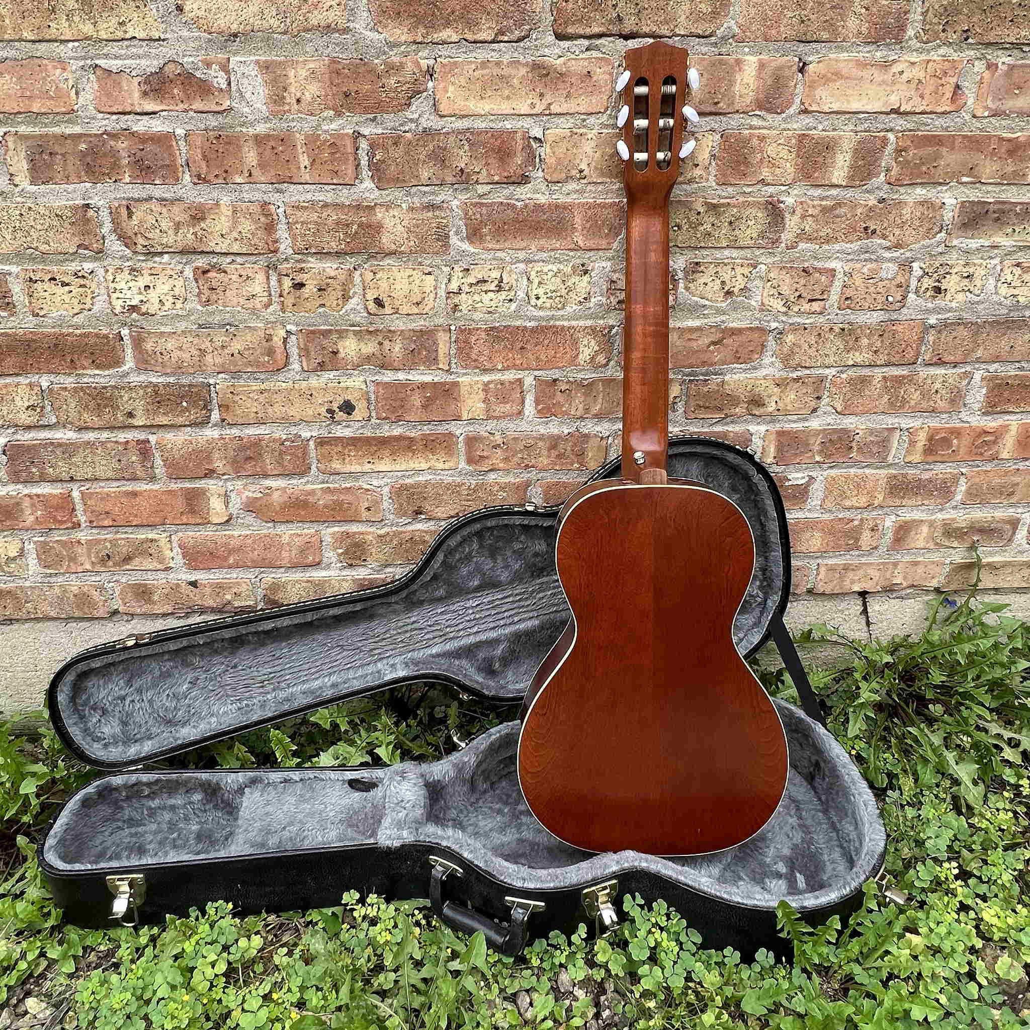 Godin La Patrie Motif Classical Guitar w/Hard Shell Case