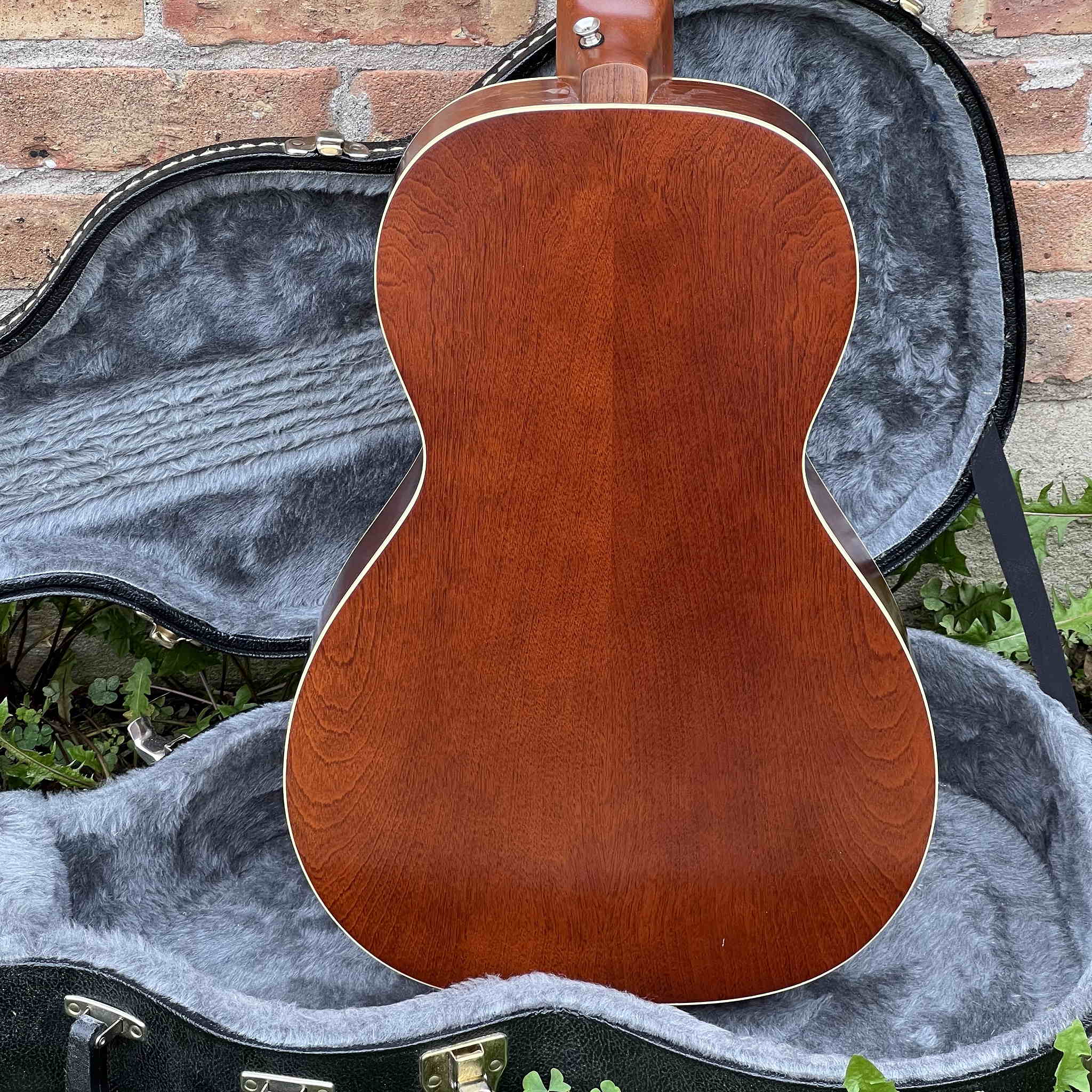 Godin La Patrie Motif Classical Guitar w/Hard Shell Case