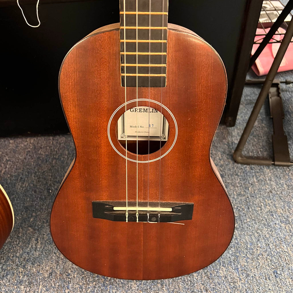 Gremlin Baritone Ukulele w/case (used)