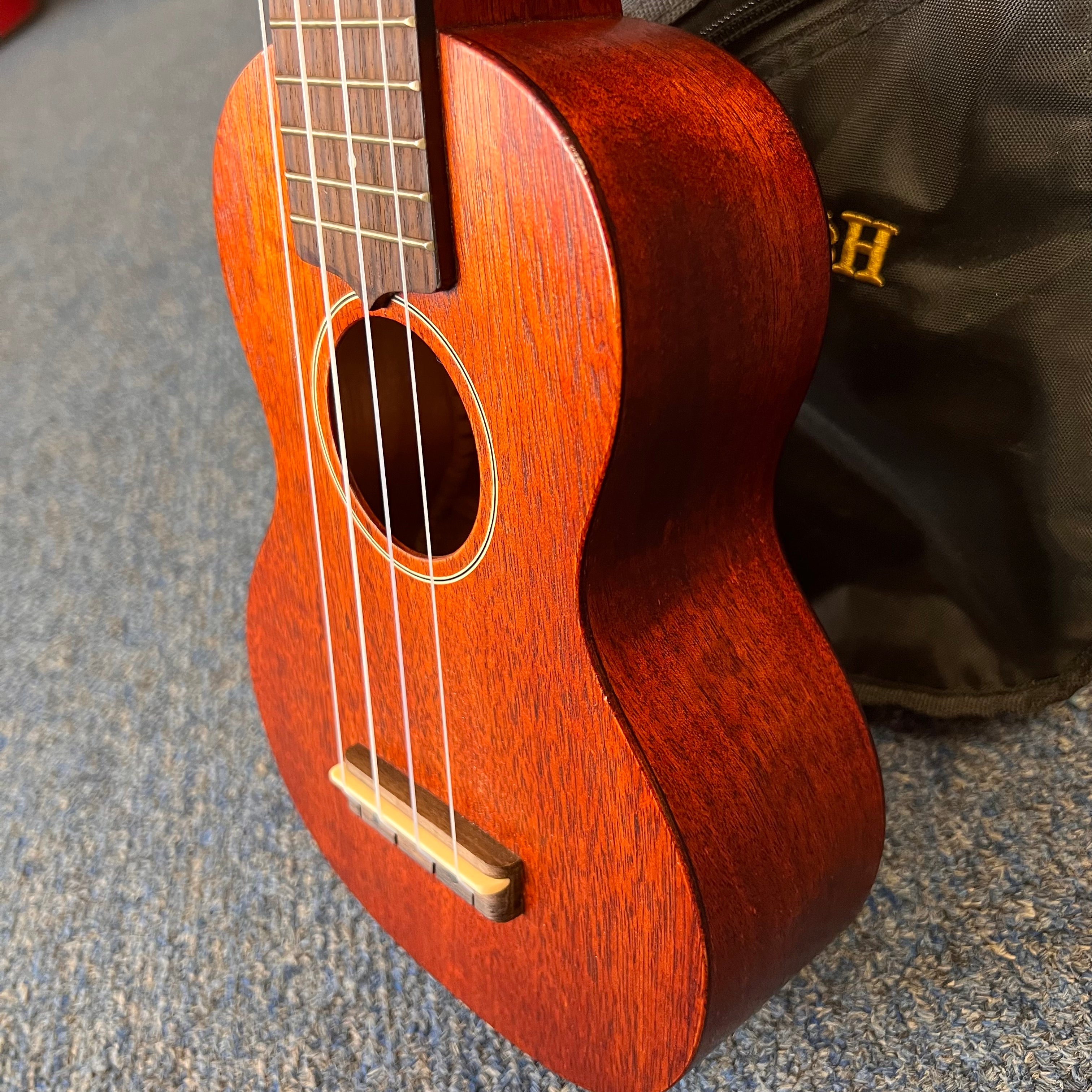 Gretsch G9100 Soprano Standard Ukulele With Gig Bag (used)