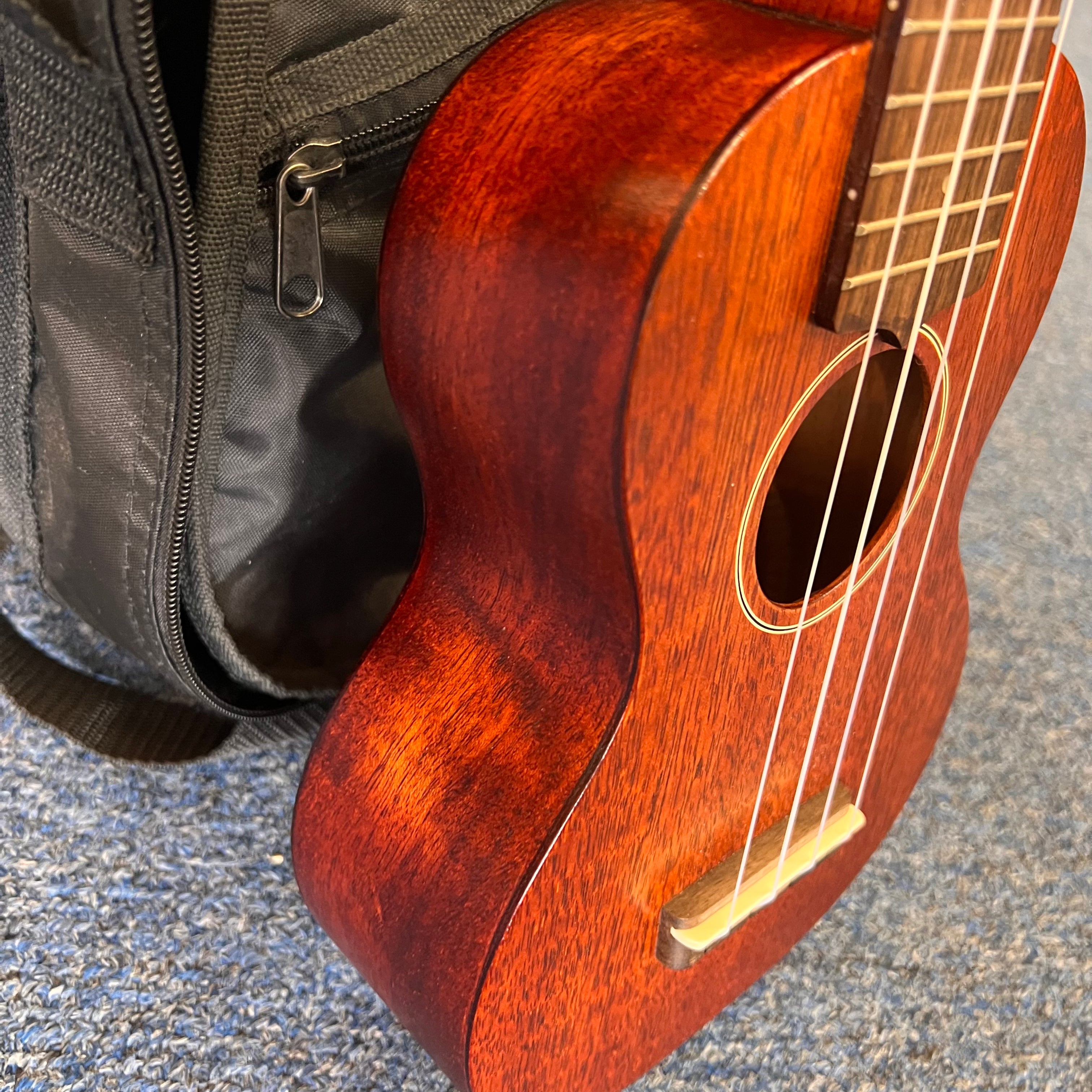 Gretsch G9100 Soprano Standard Ukulele With Gig Bag (used)