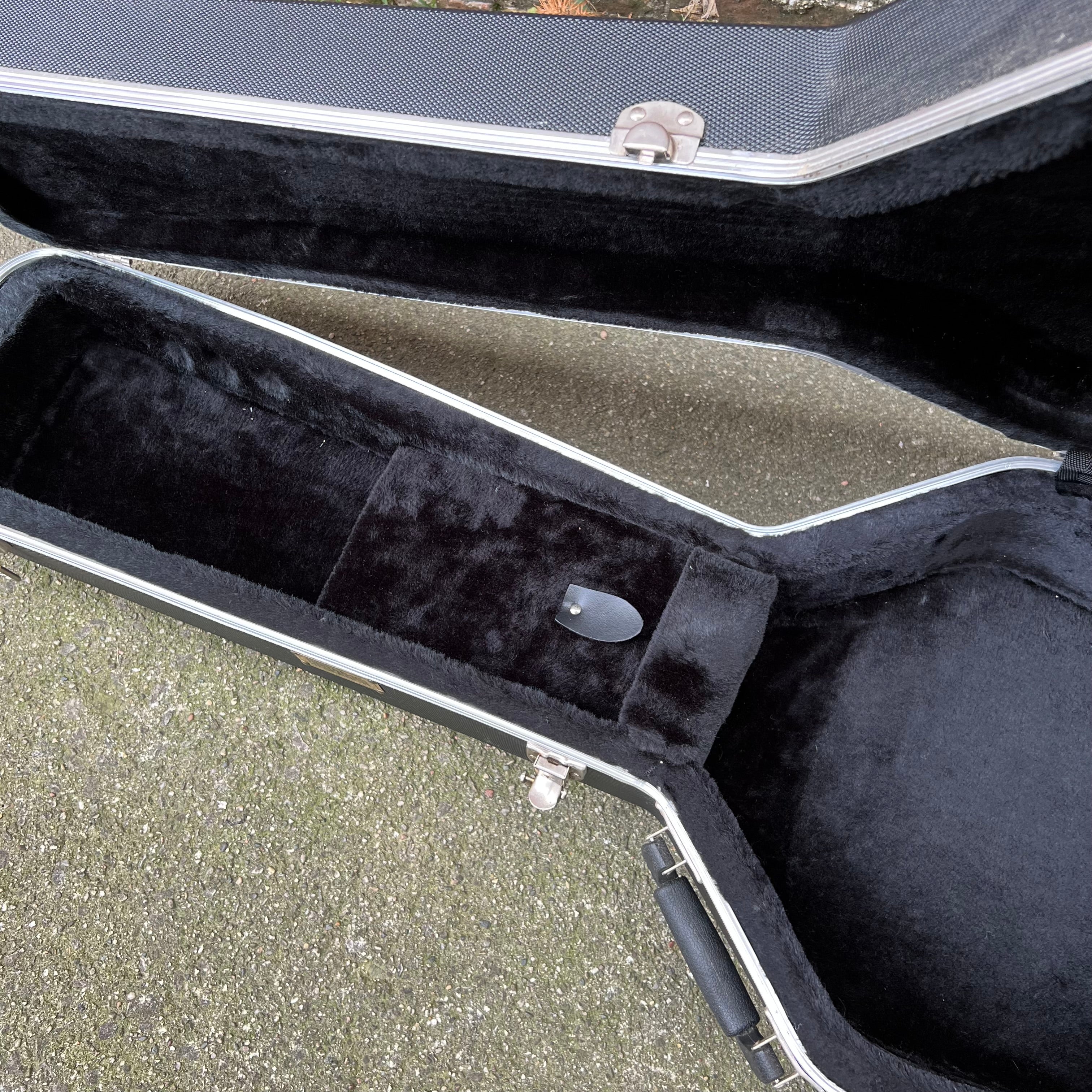 Guitar Research Acoustic Guitar Case Used