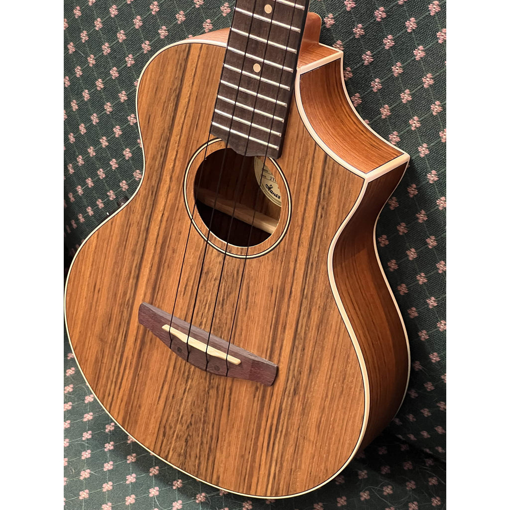 Ibanez UEWT14E Tenor Ukulele with Electronics and Cutaway - Natural