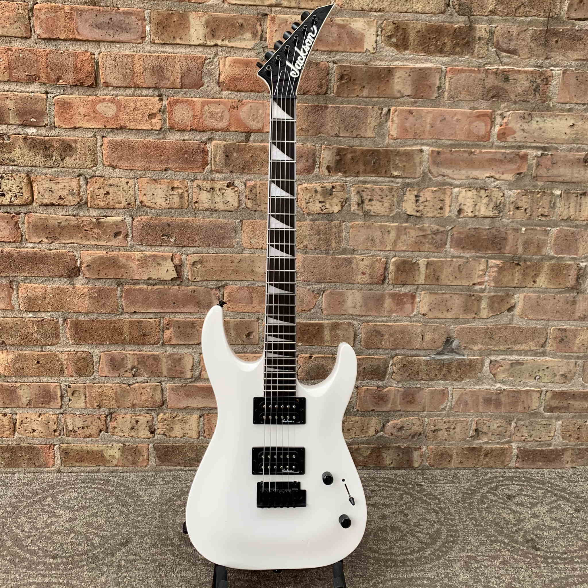 Jackson Dinky Arch Top JS22 DKA Electric Guitar White Used