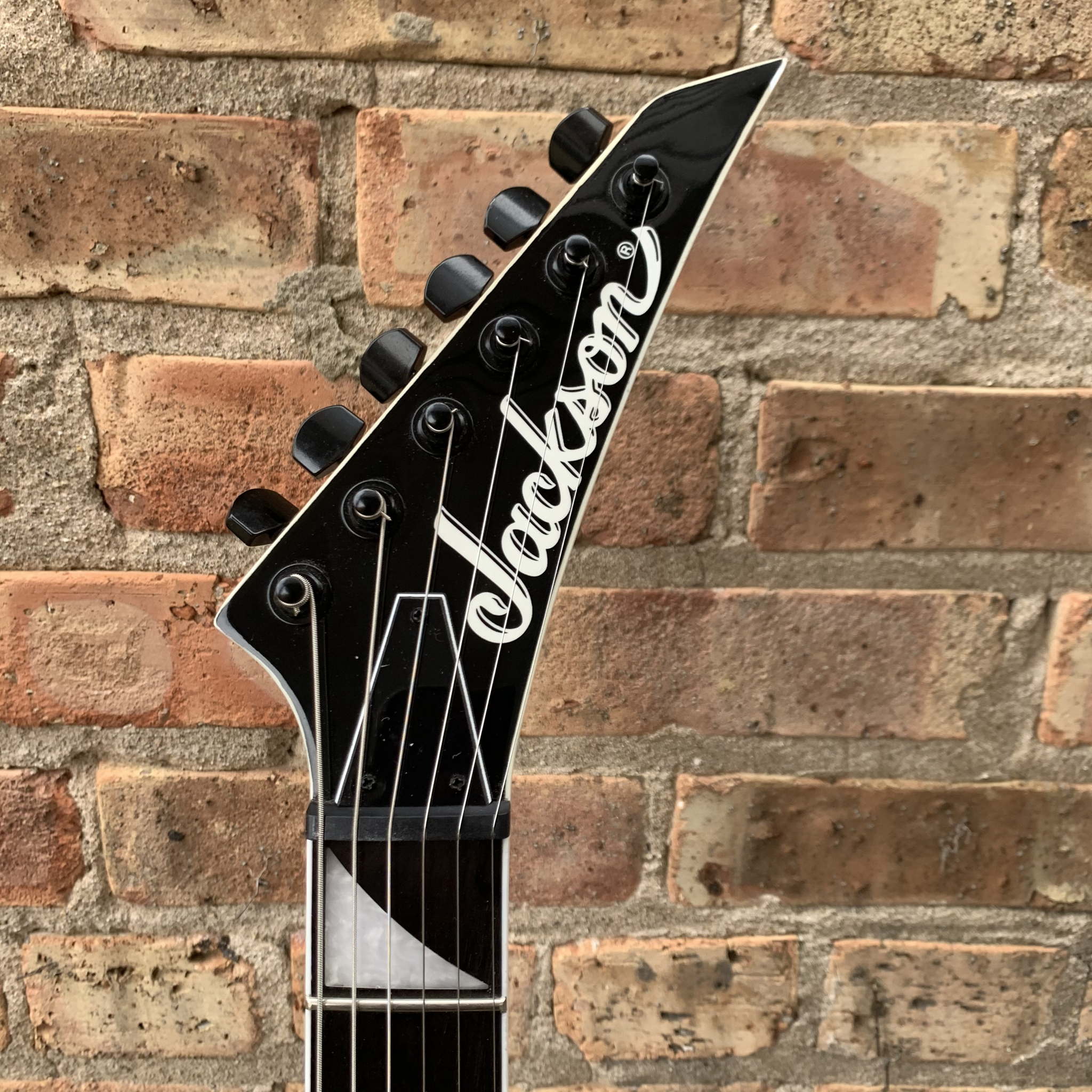 Jackson Dinky Arch Top JS22 DKA Electric Guitar White Used