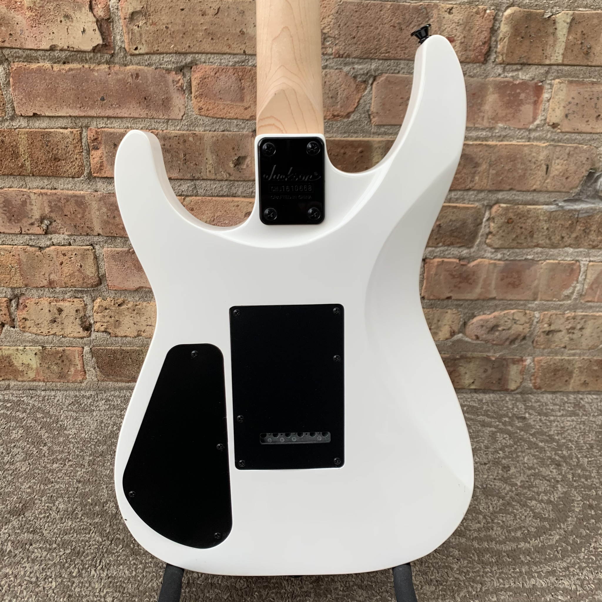 Jackson Dinky Arch Top JS22 DKA Electric Guitar White Used
