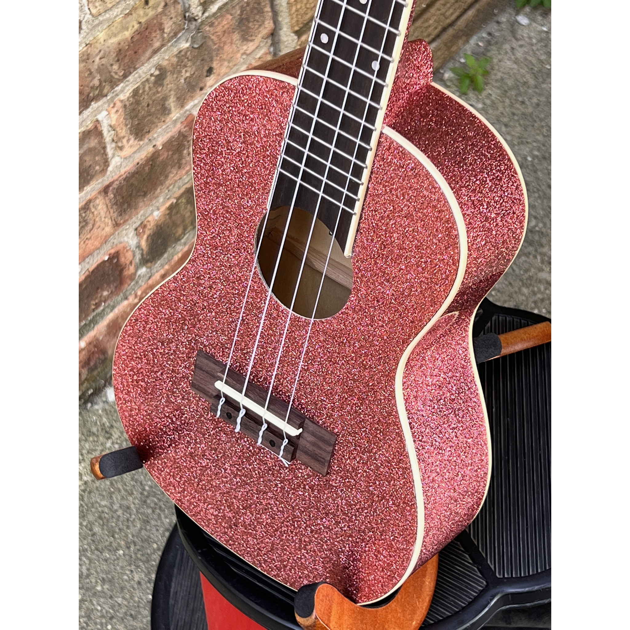 Kala Pink Champagne Sparkle Concert Ukulele