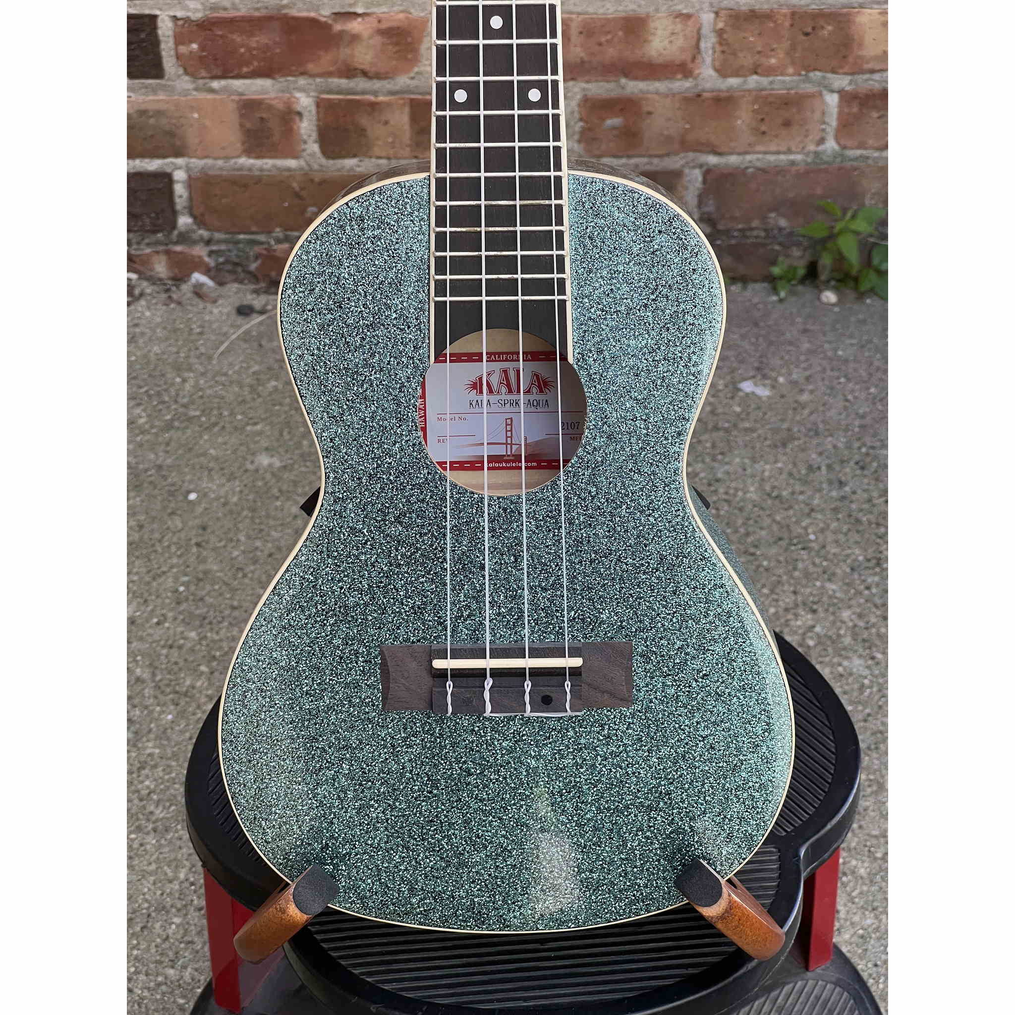 Kala Rhapsody In Blue Sparkle Concert Ukulele