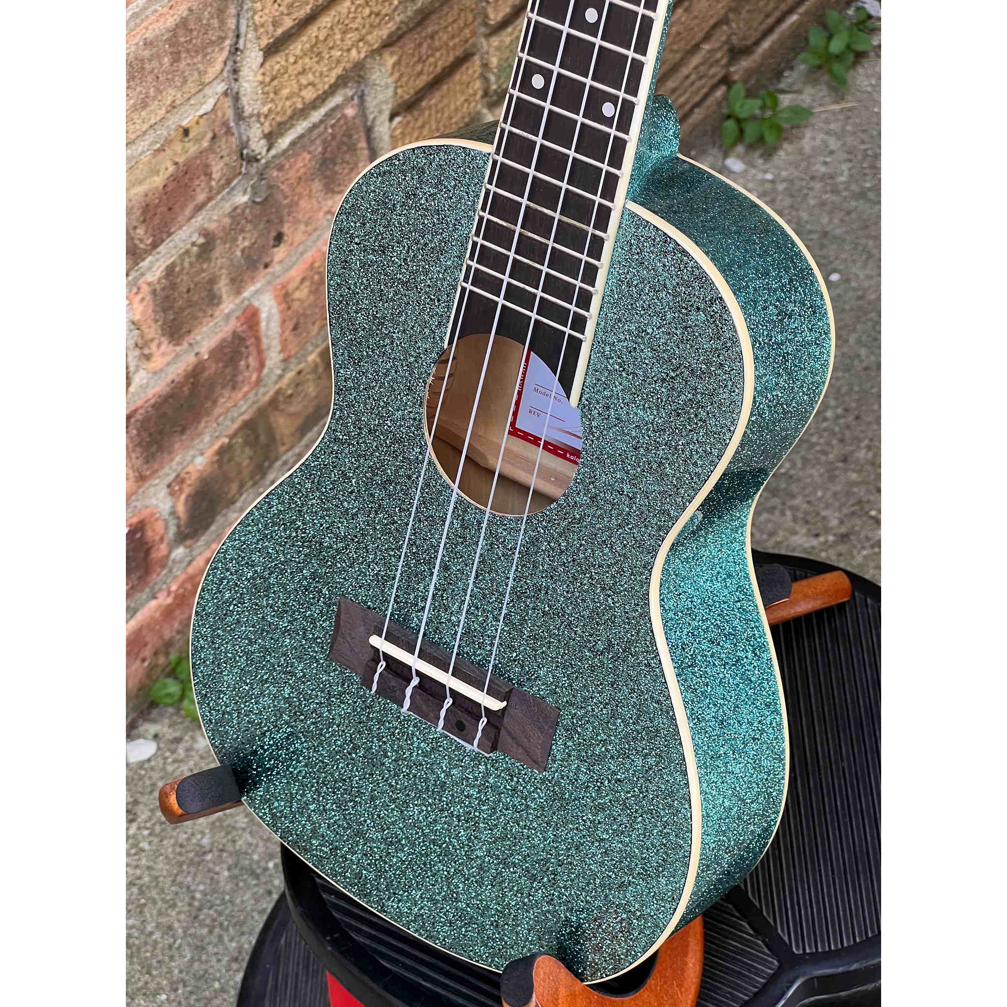 Kala Rhapsody In Blue Sparkle Concert Ukulele