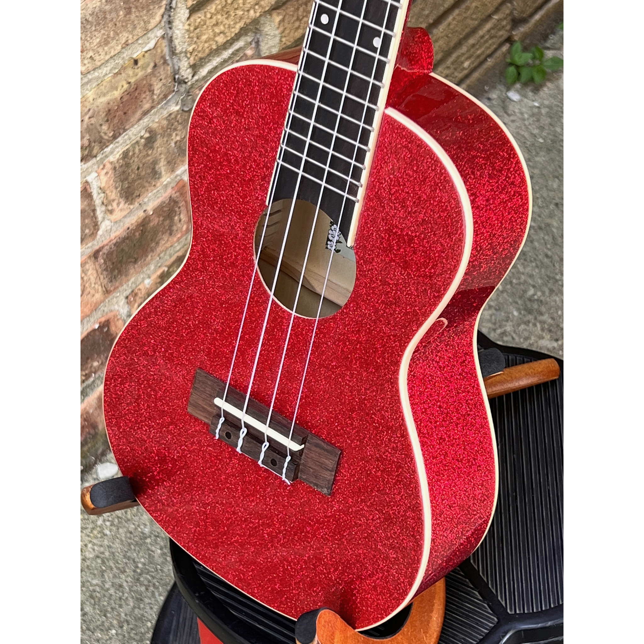 Kala Ritzy Red Sparkle Concert Ukulele