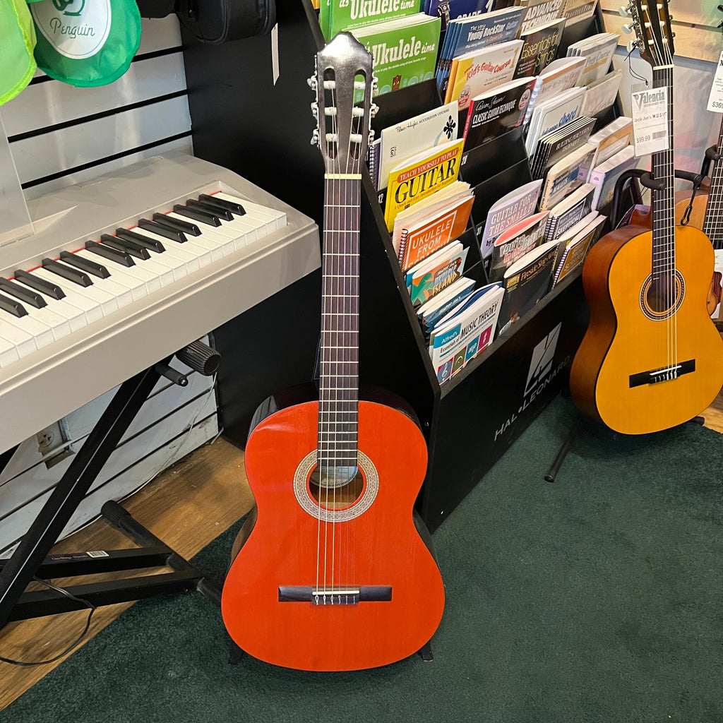 Lucero LC-100 Classical Guitar Excellent with Bag (used)