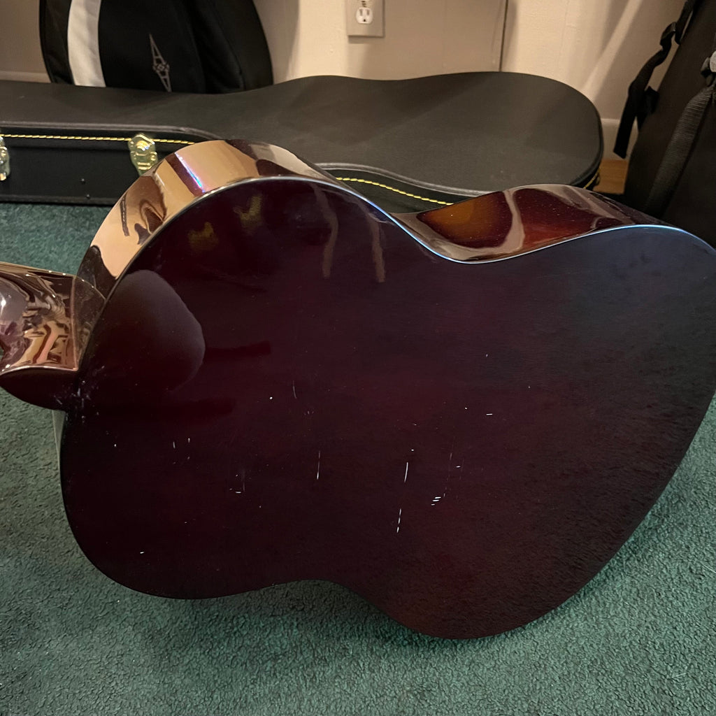 Lucero LC-100 Classical Guitar Excellent with Bag (used)