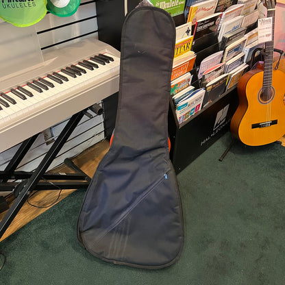 Lucero LC-100 Classical Guitar Excellent with Bag (used)