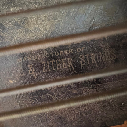 Luebeck Zither w/case Lake Geneva WIS. Vintage (used)