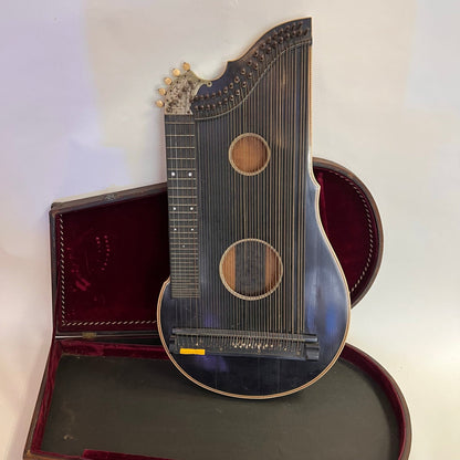 Luebeck Zither w/case Lake Geneva WIS. Vintage (used)