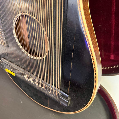 Luebeck Zither w/case Lake Geneva WIS. Vintage (used)