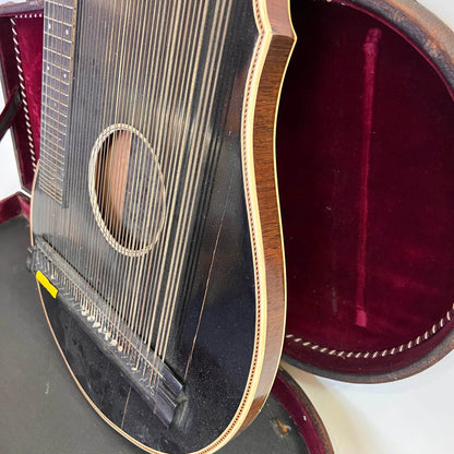 Luebeck Zither w/case Lake Geneva WIS. Vintage (used)