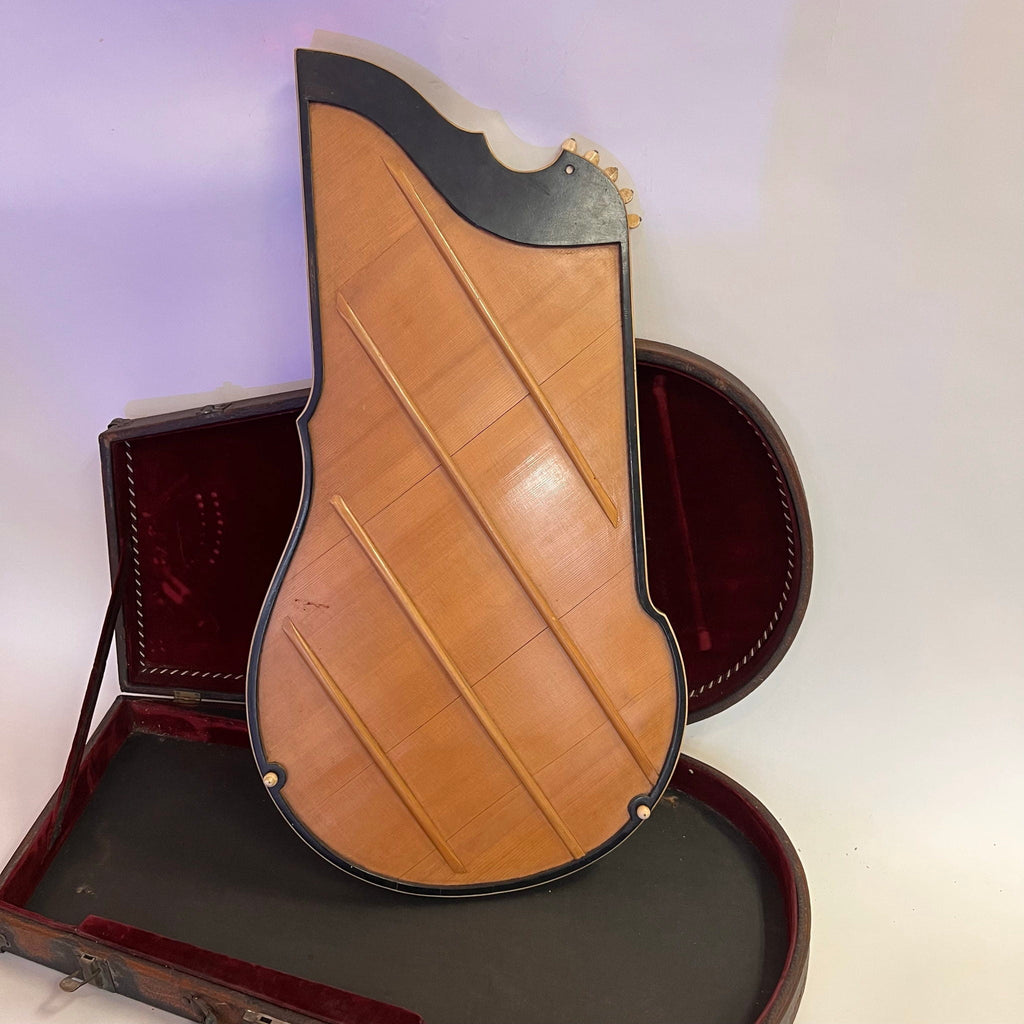 Luebeck Zither w/case Lake Geneva WIS. Vintage (used)