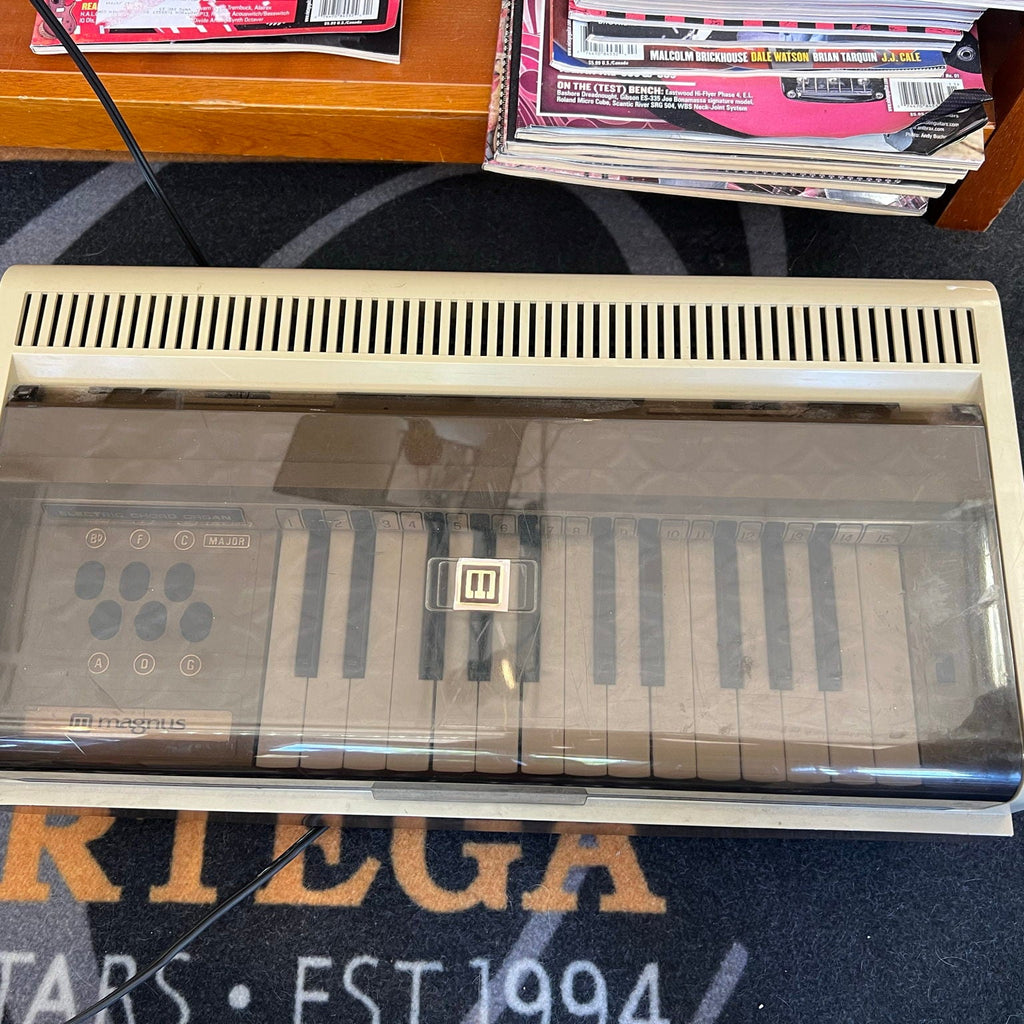 Magnus Portable Electric Chord Organ Vintage 1960s
