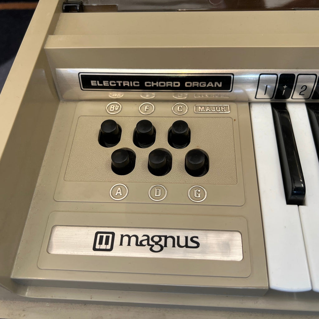 Magnus Portable Electric Chord Organ Vintage 1960s
