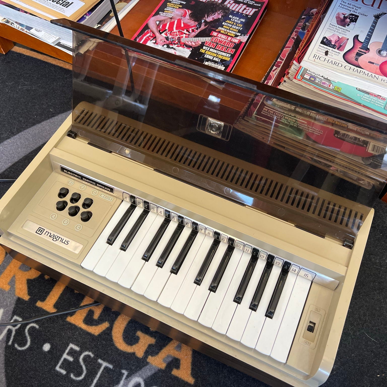 Magnus Portable Electric Chord Organ Vintage 1960s