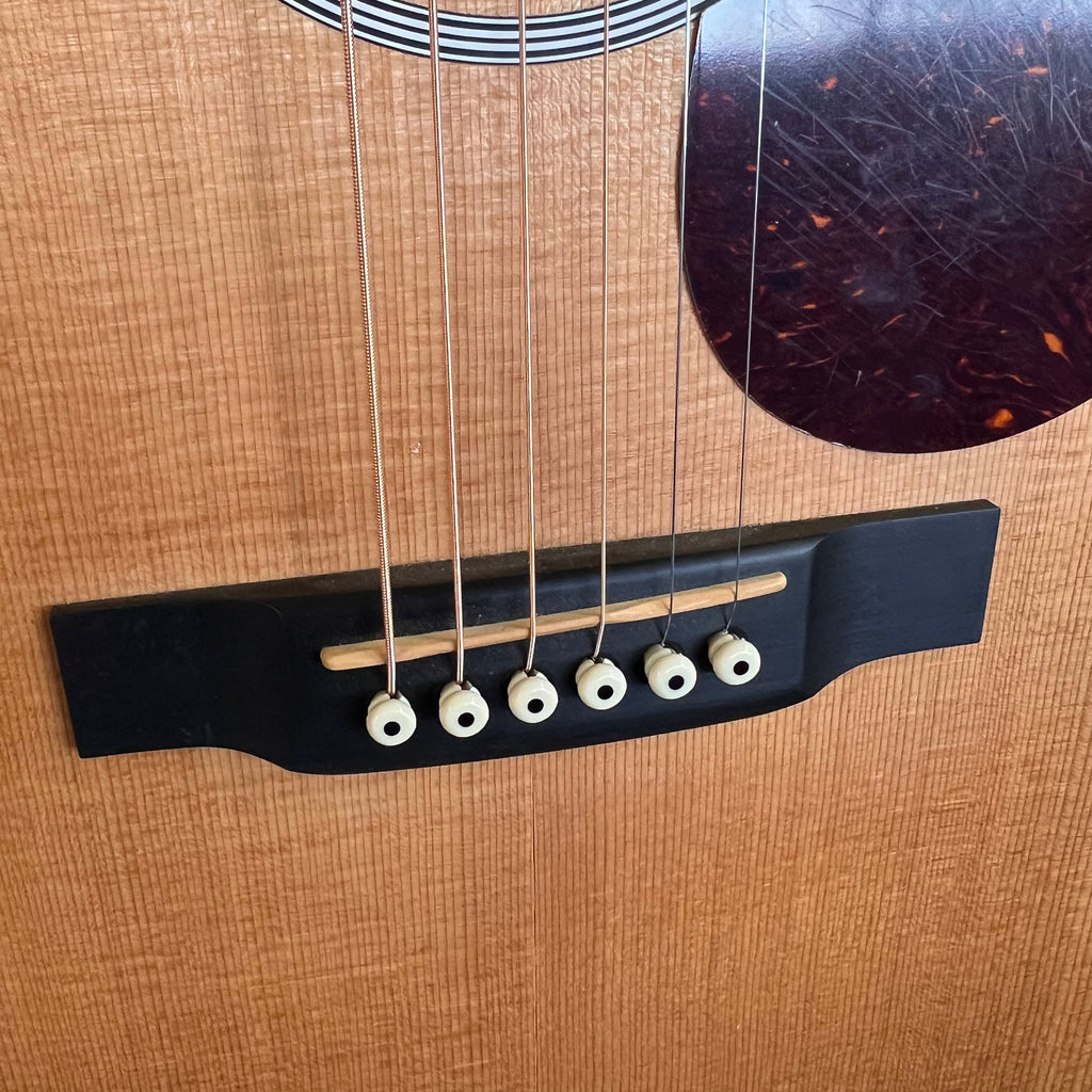 Martin X Series Special Acoustic-Electric Guitar like new  DX2E (used)