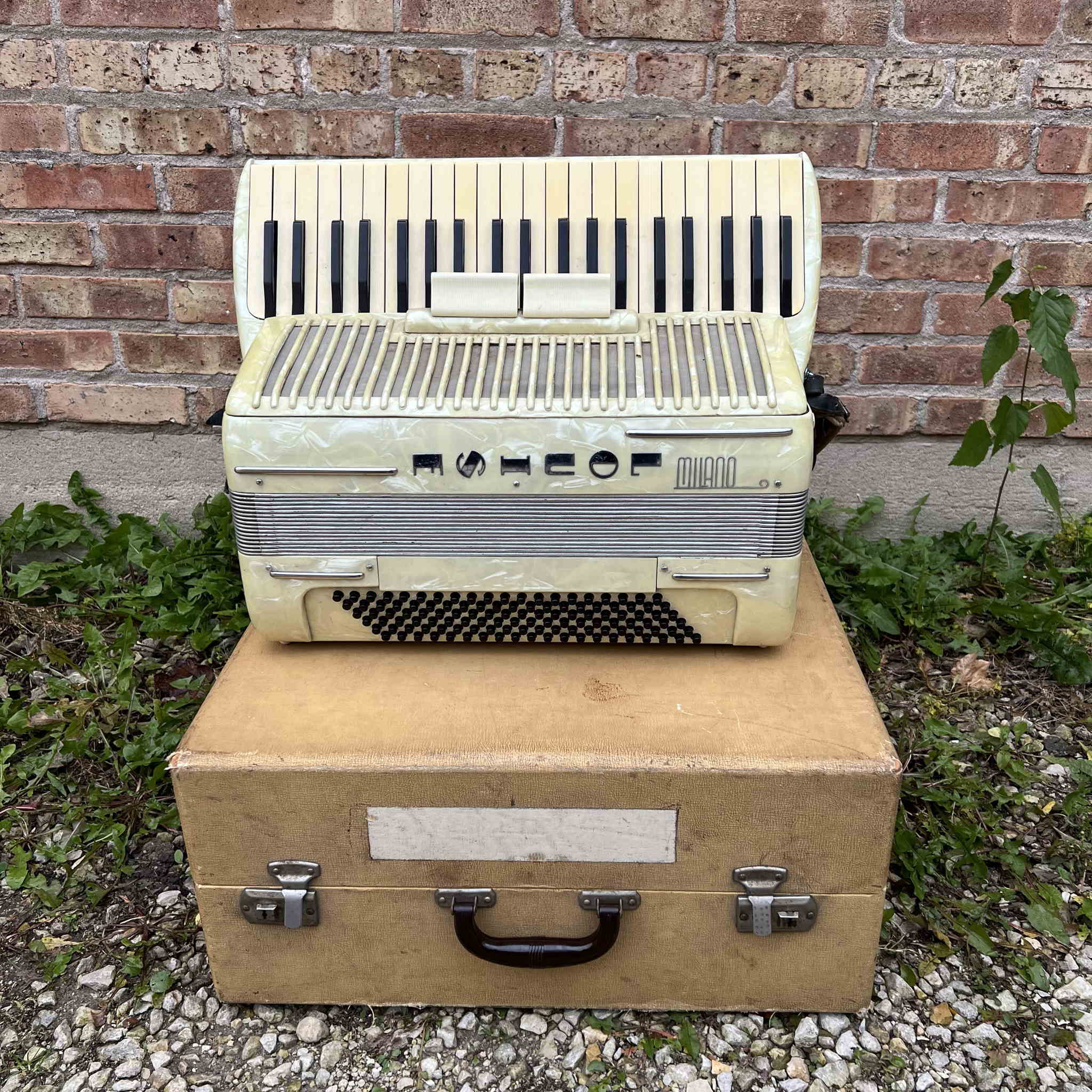 Milano "Louise" Piano Accordion White 1950s