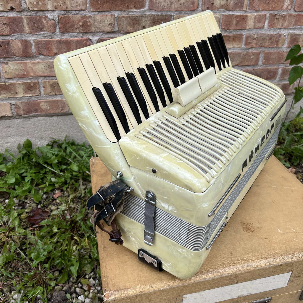 Milano "Louise" Piano Accordion White 1950s